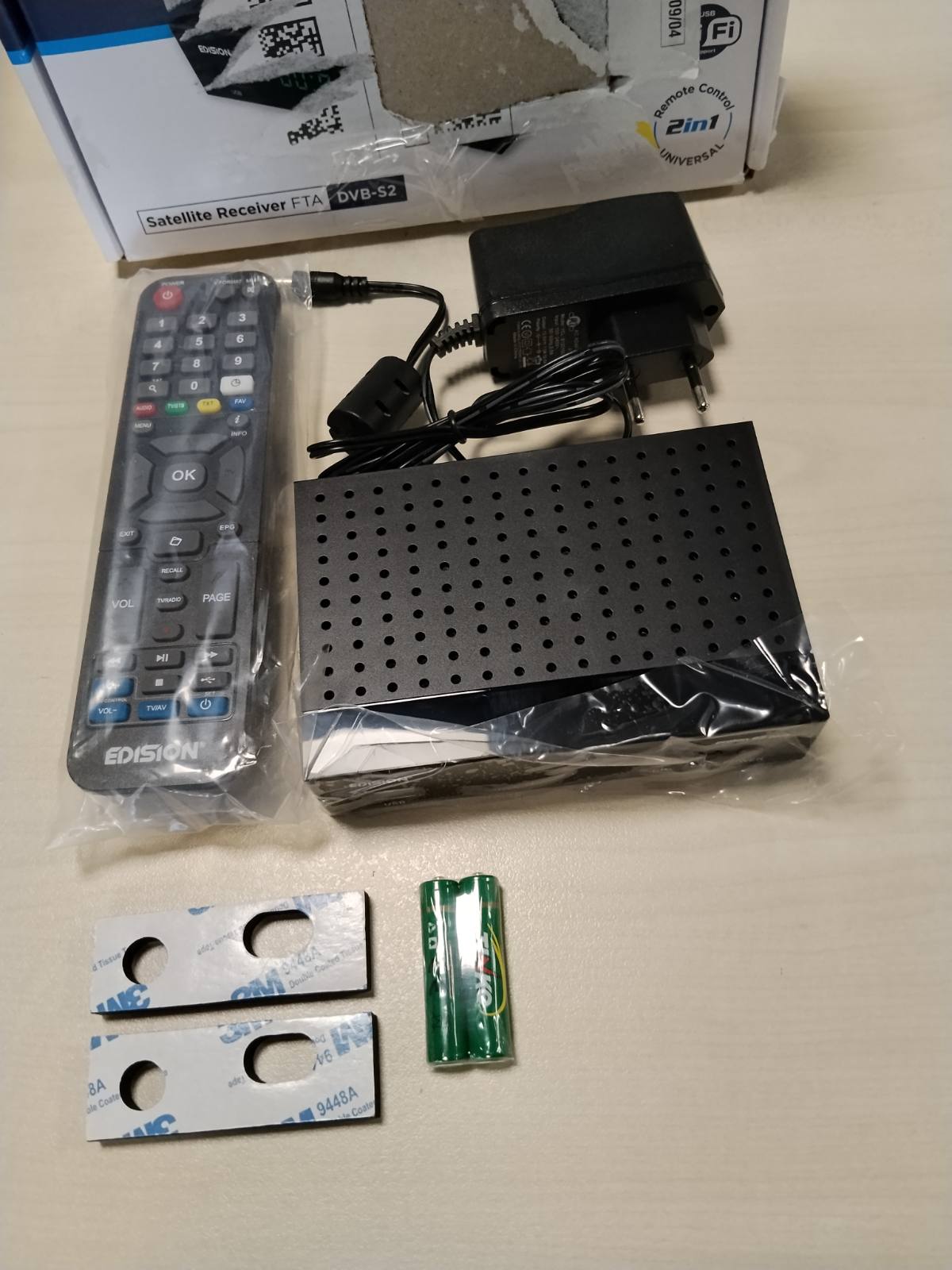 299385 - EDISION Marrës Satelitor Proton S2 Plus Full HD FTA, Telekomandë Comfort 2-në-1, i pajtueshëm me Unicable (DVB-S2, HDMI, SCART, S/PDIF, USB, LAN, Mbështetje USB WiFi, Lista e programeve gjermane e parainstaluar)