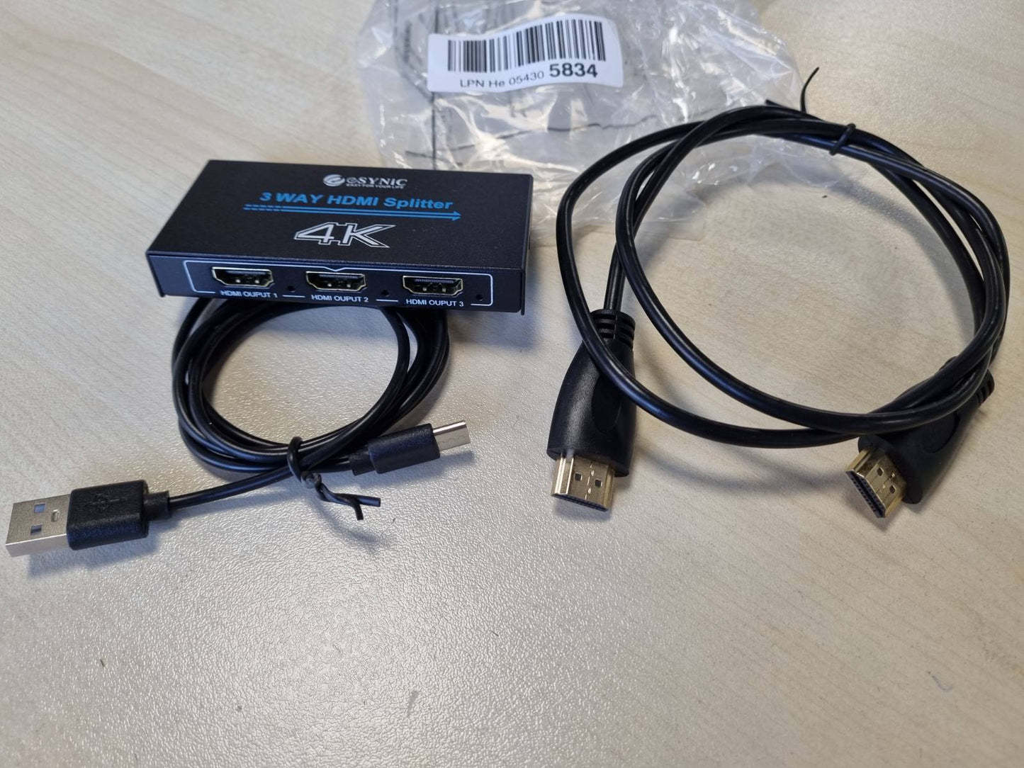 274097 - eSynic Ndarës HDMI, 1 Hyrje, 3 Dalje, 4K@30Hz, 15.5 mm, Kuti Metalike, Shpërndarës HDCP 1.4, Bypass HDCP, Mbështetje Dolby/DTS për HDTV, PC, Blu-ray, PS3, PS4, PS5, Xbox, DVD