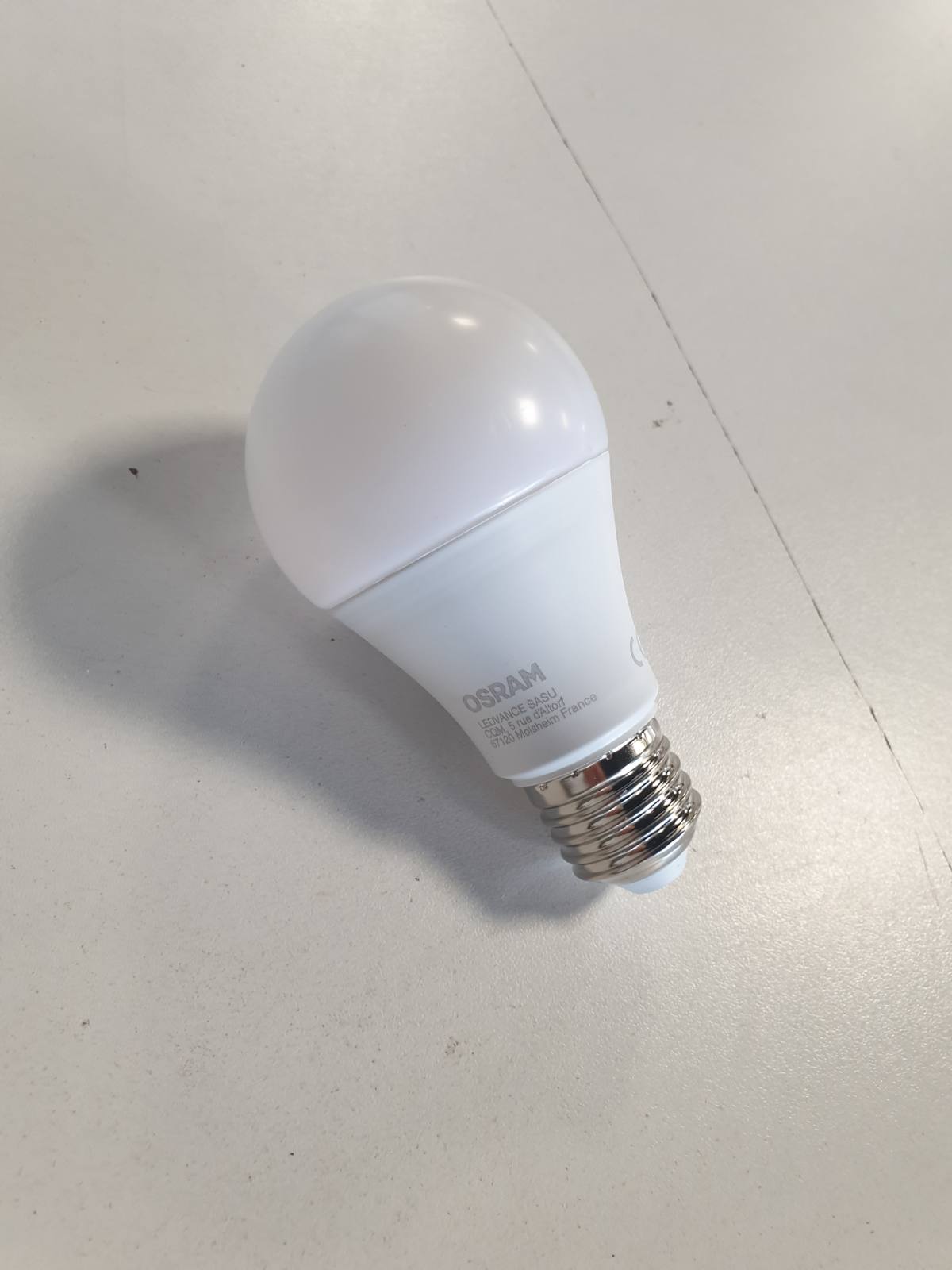 223768 - OSRAM SMART+ RGBW, llambë LED E27 me Matter over Wifi, e projektuar posaçërisht për Alexa, zëvendëson 60W, nga e bardha e ngrohtë në të bardhë të ftohtë, 16 milionë ngjyra RGB, 1 pako, nuk është e përputhshme me aplikacionin SMART+