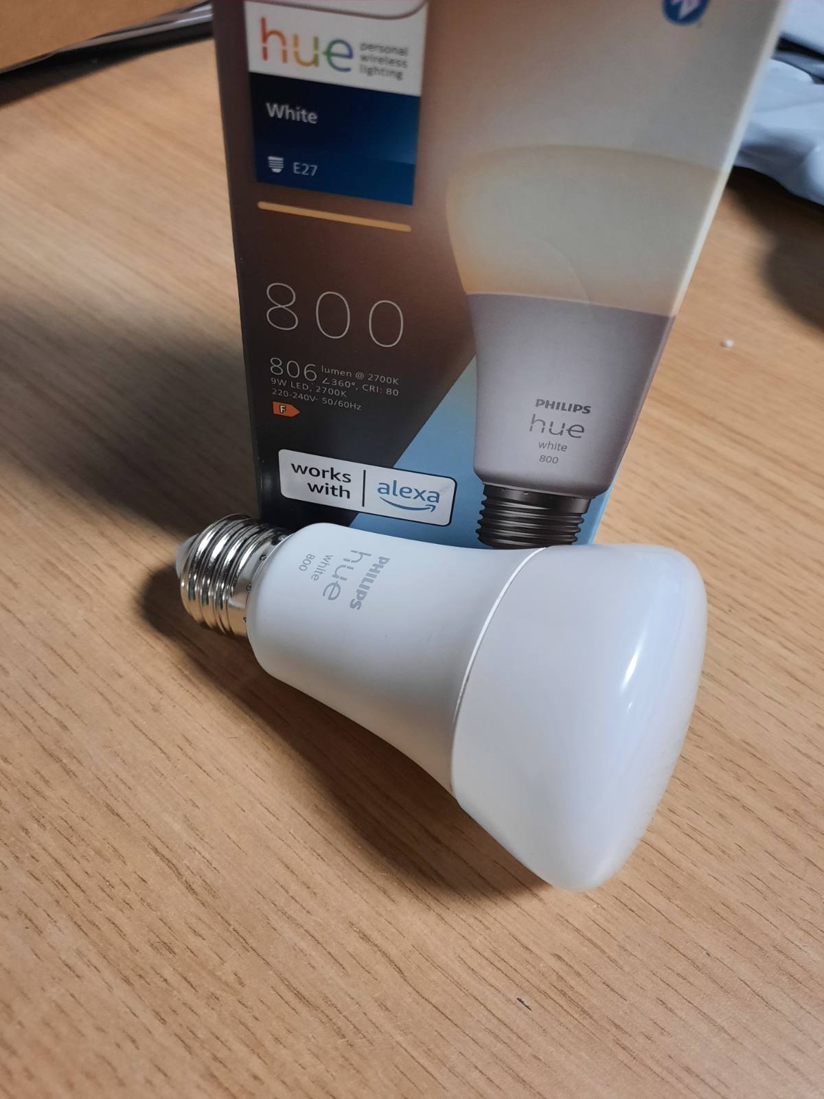 215285 - PHILIPS HUE Llambë LED inteligjente A60 E27 - Dritë e bardhë e ngrohtë - Me errësim - Lidhet me Bluetooth