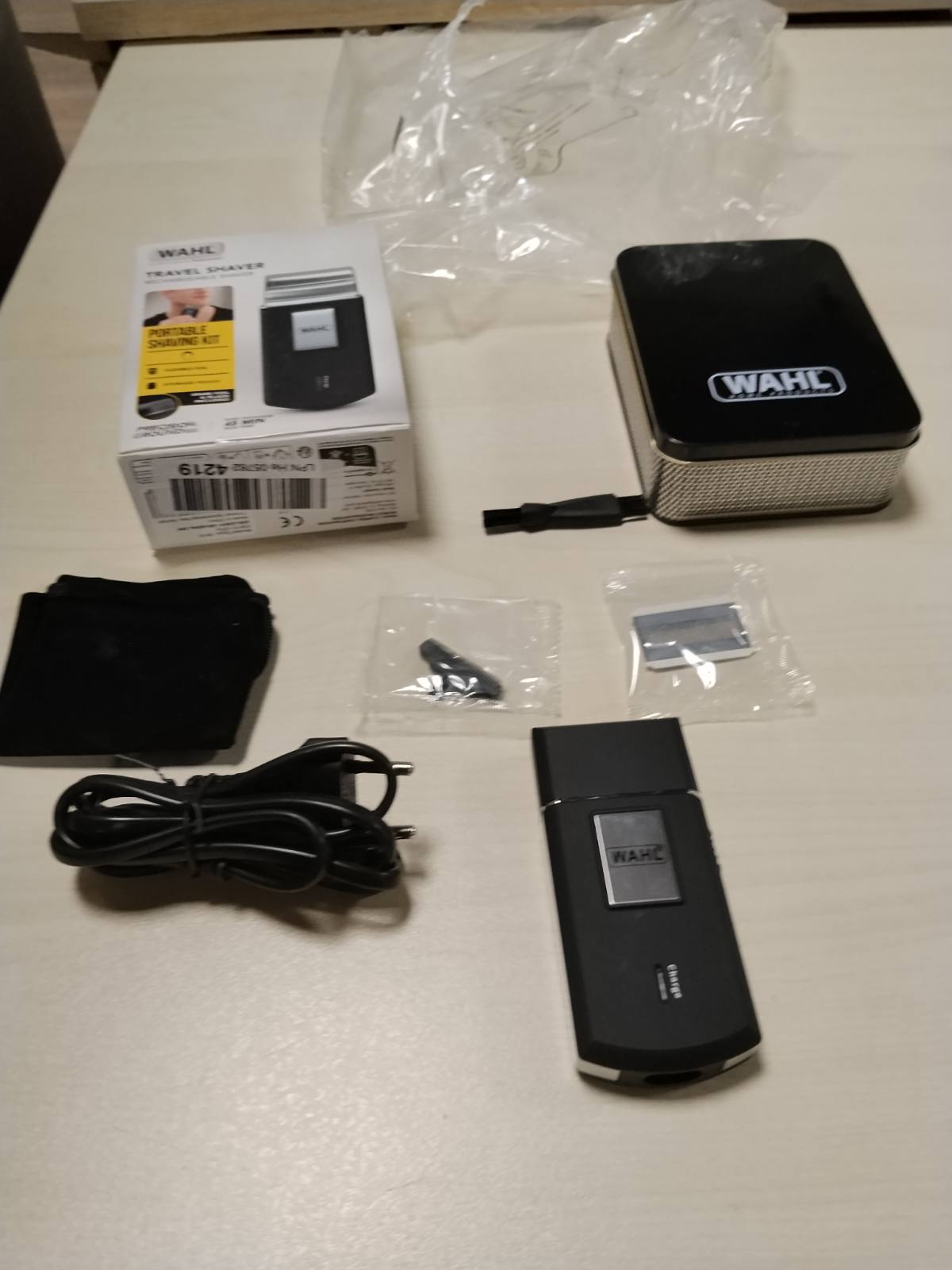 317668 - WAHL Rrojtore udhëtimi elektrike pa tel dhe e rikarikueshme për burra, ideale për udhëtime, për shkurtimin e flokëve dhe mjekrës, kompakte dhe e lëvizshme