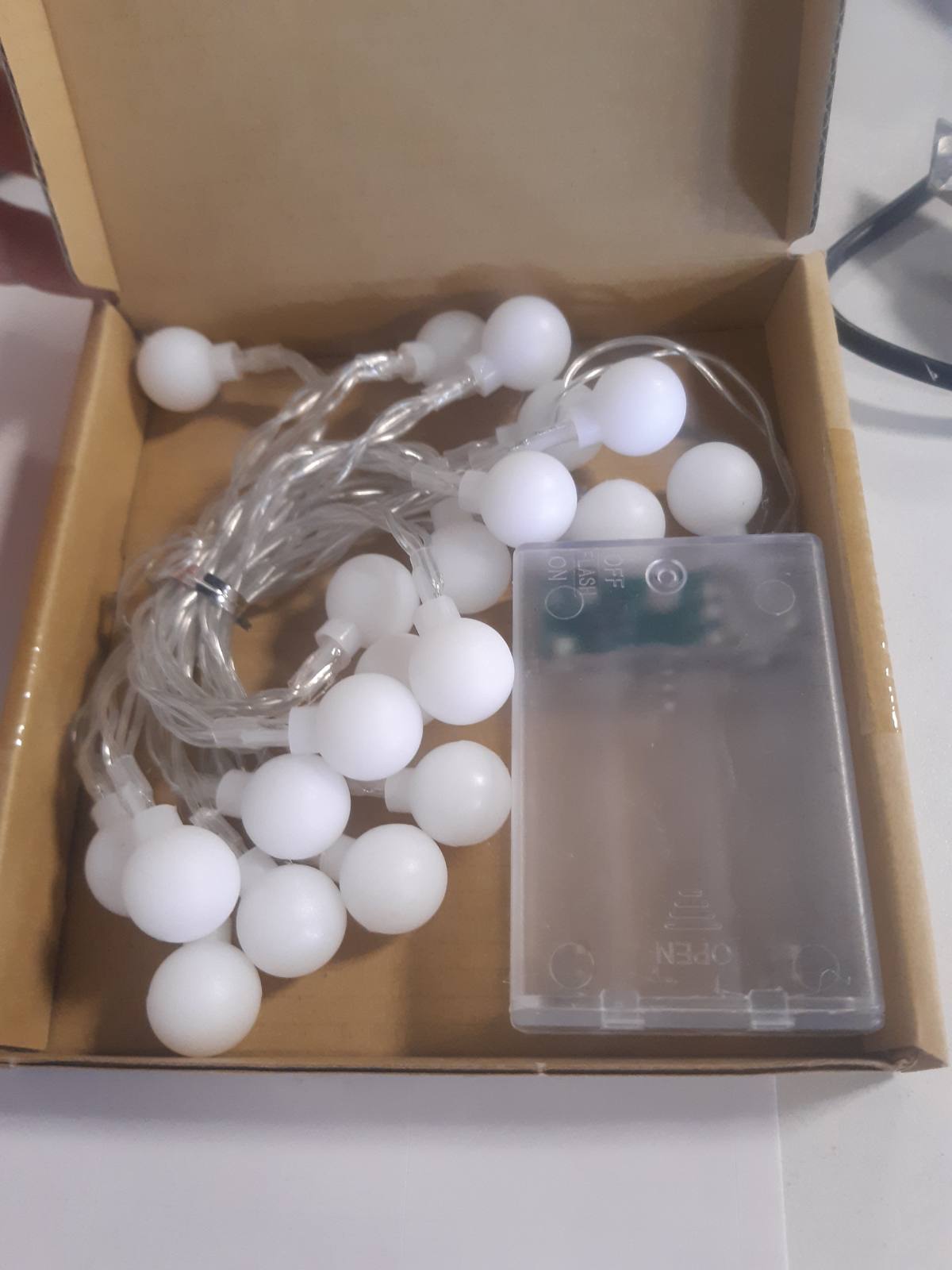 225290 - ENLACE DRITA ME GREP LED ME BATERI, 2M, 20 DRITA, GLOBE 1.8 CM, DRITA TË BARDHA TË NGROHTA