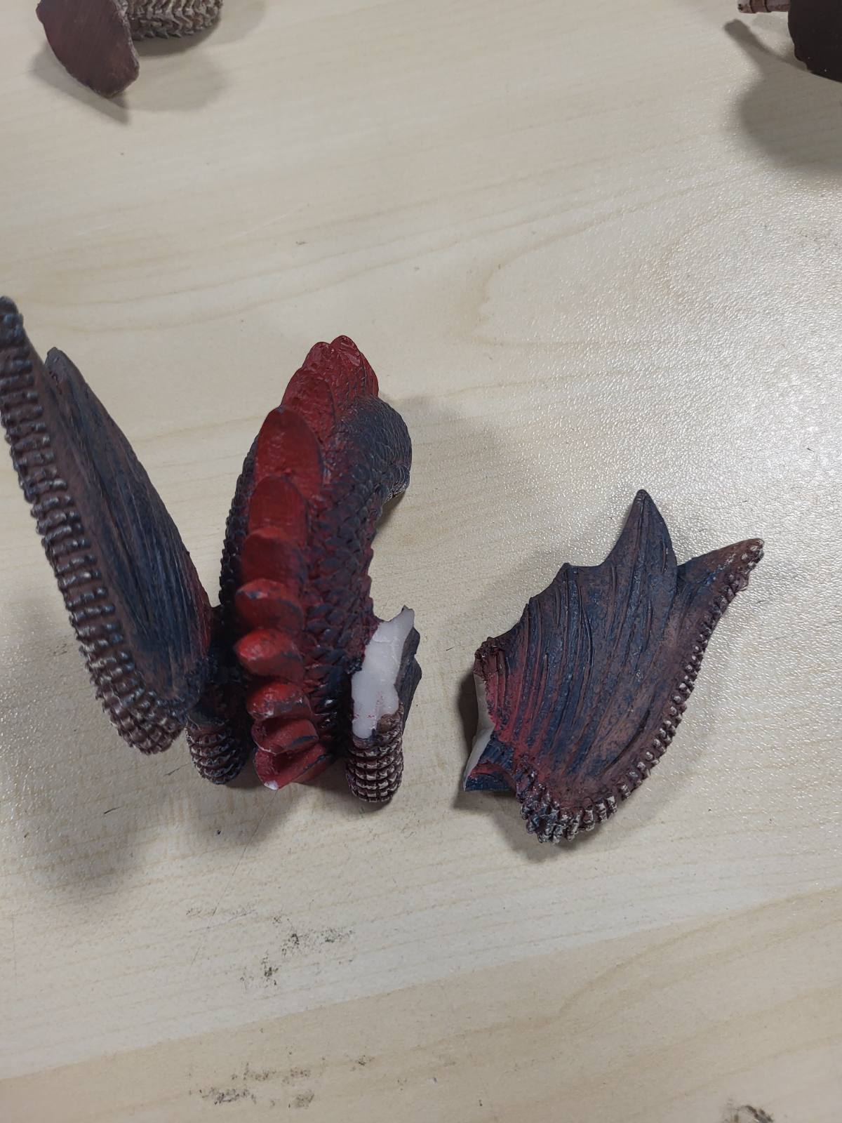 293457 - HOBBY AQUARISTIK Red Dragon, dekorim 20 x 9.5 x 11.5 cm, me 3 pjesë, pa ndikim në cilësinë e ujit, pastrim i lehtë.