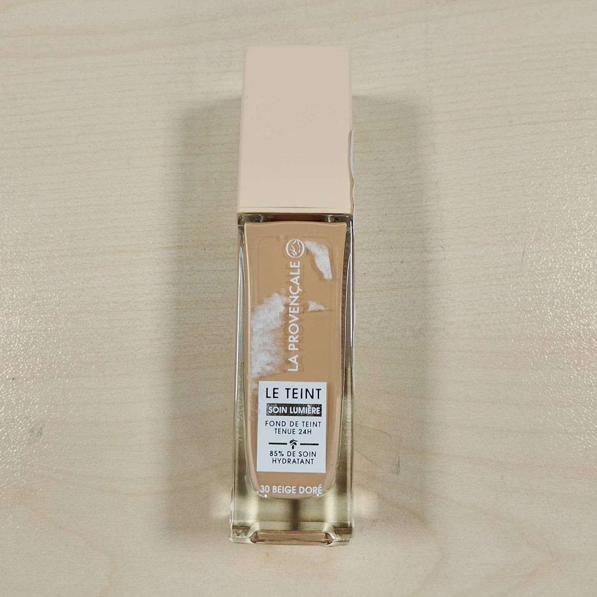 297322 - LA PROVENCAL Fondatinë që reflekton dritën - 97% përbërës me origjinë natyrale - Mbulim mesatar - Të gjitha llojet e lëkurës - Me vaj ulliri organik nga Provence - Nuanca: 30 Golden Beige - 30 ml