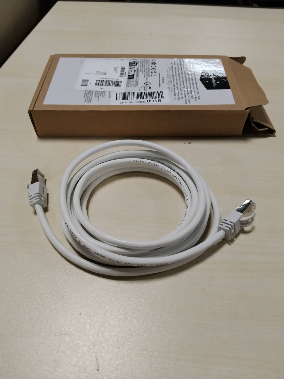 300099 - AMAZON BASICS Kabllo Patch me Shpejtësi të Lartë, RJ45, Cat7, Gigabit Ethernet, 1 copë, e bardhë, 3 m.