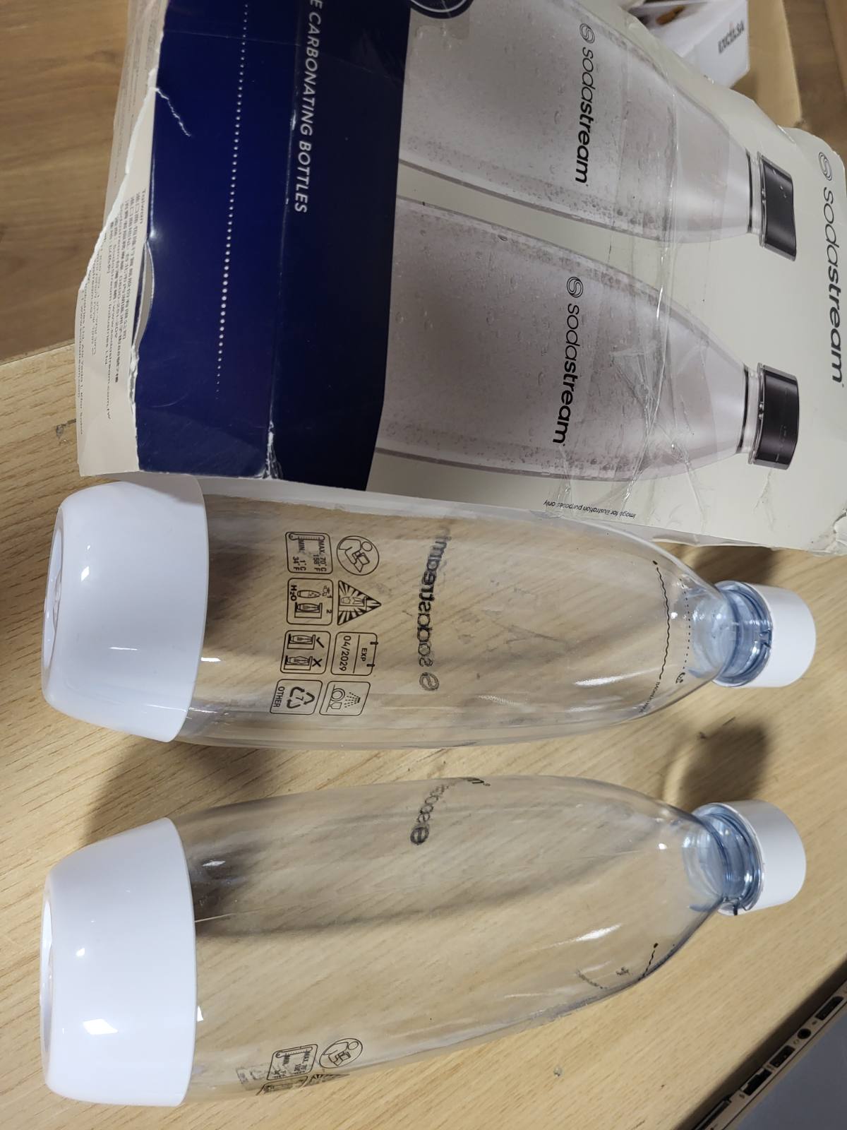 167953 - SodaStream Pako dyshe 1L, e përshtatshme për lavastovilje, shishe e hollë, 2 copë (e bardhë)