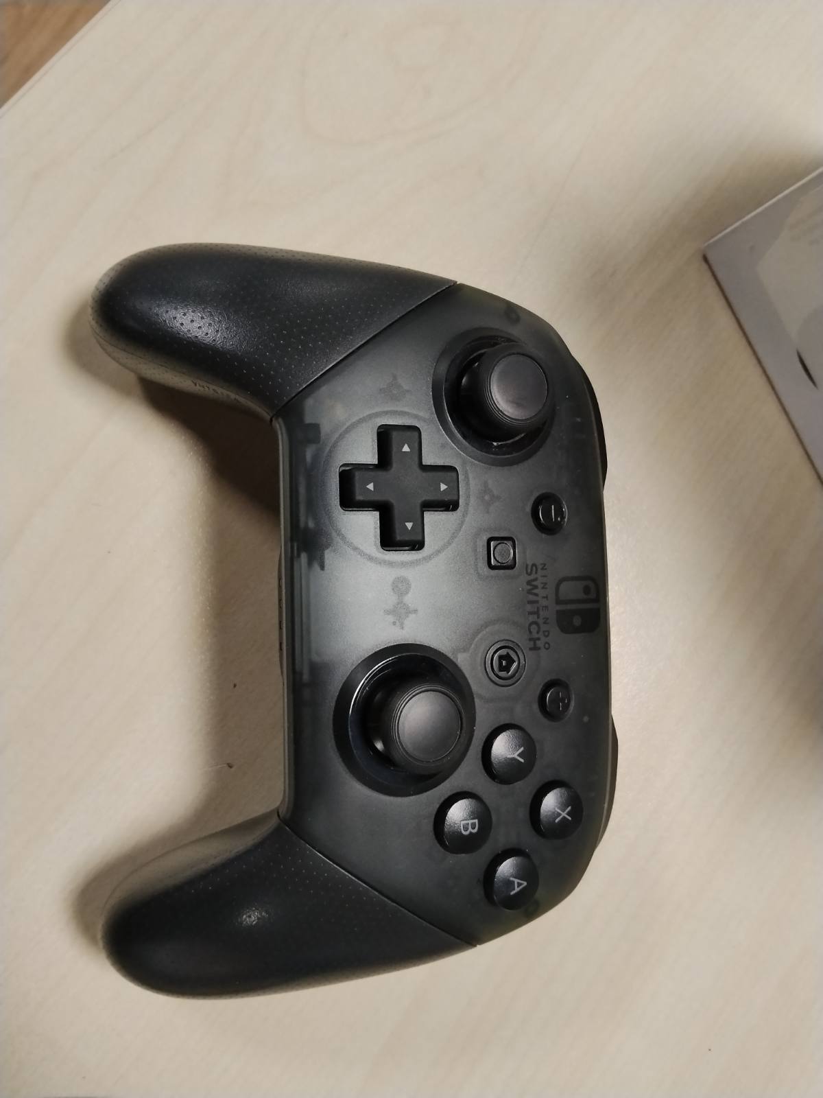 292605 - NINTENDO Kontrolluesi Switch Pro