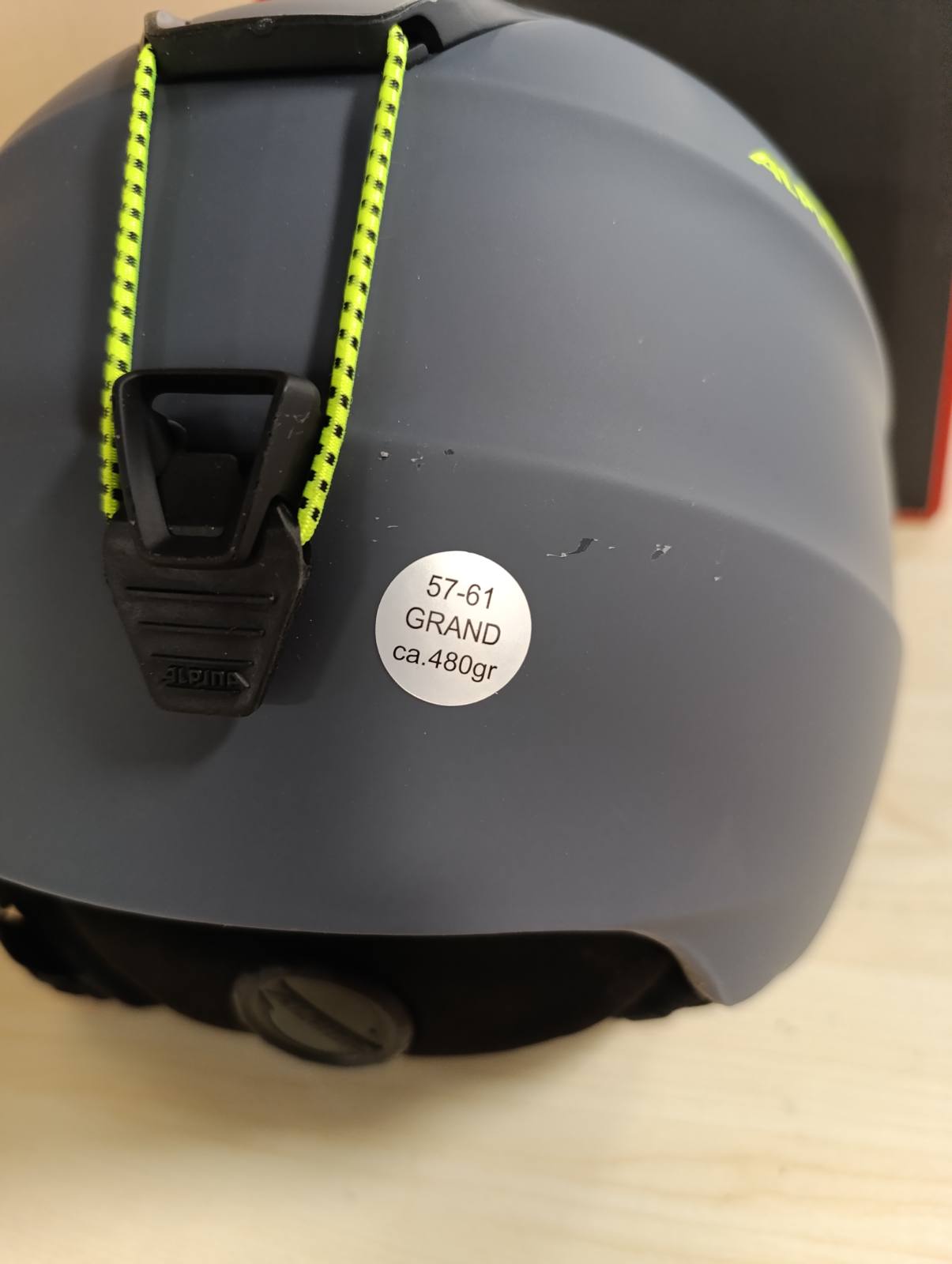 292316 - ALPINA Grand Helmetë skijimi për të rritur, kontroll optimal të klimës, rezistente ndaj thyerjes, e rregullueshme, ngjyrë qymyri-neoni, madhësia 57-61 cm