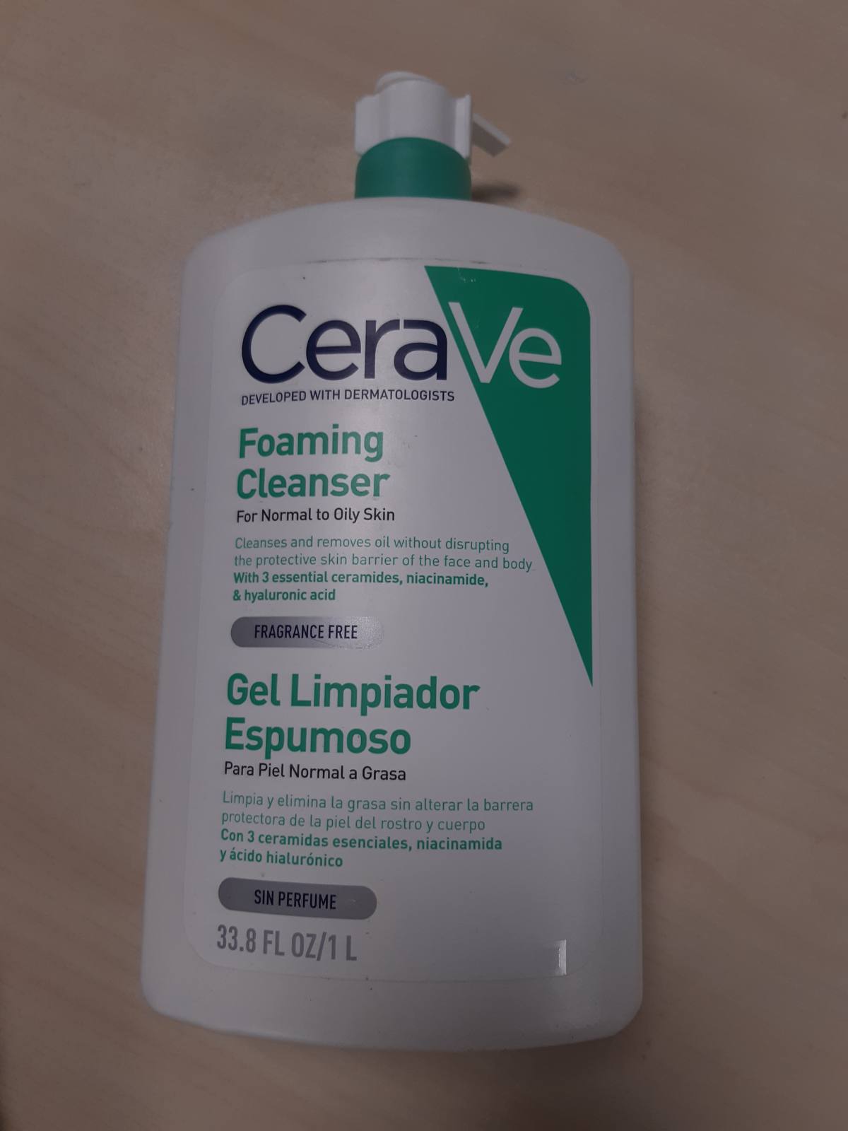 275224 - CERAVE Xhel Pastrues me Shkumë, për lëkurë normale deri në të yndyrshme, 1000ml, heq vajin e tepërt dhe papastërtinë, i pasuruar me ceramide, niacinamidë dhe acid hialuronik