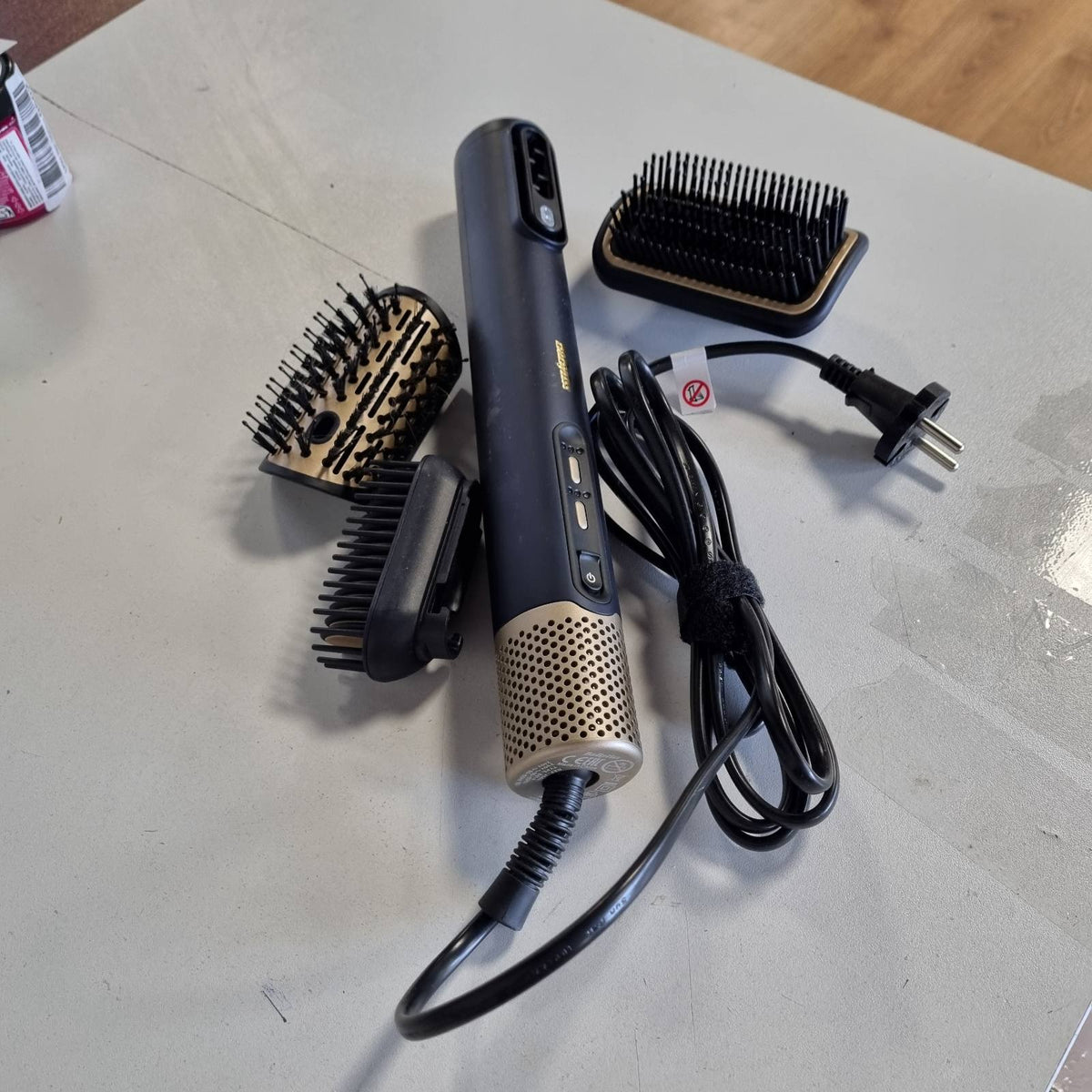 301587 - BABYLISS Tharëse flokësh Air Wand, piastër dhe stilues në një, teknologji jonike, AS6553E