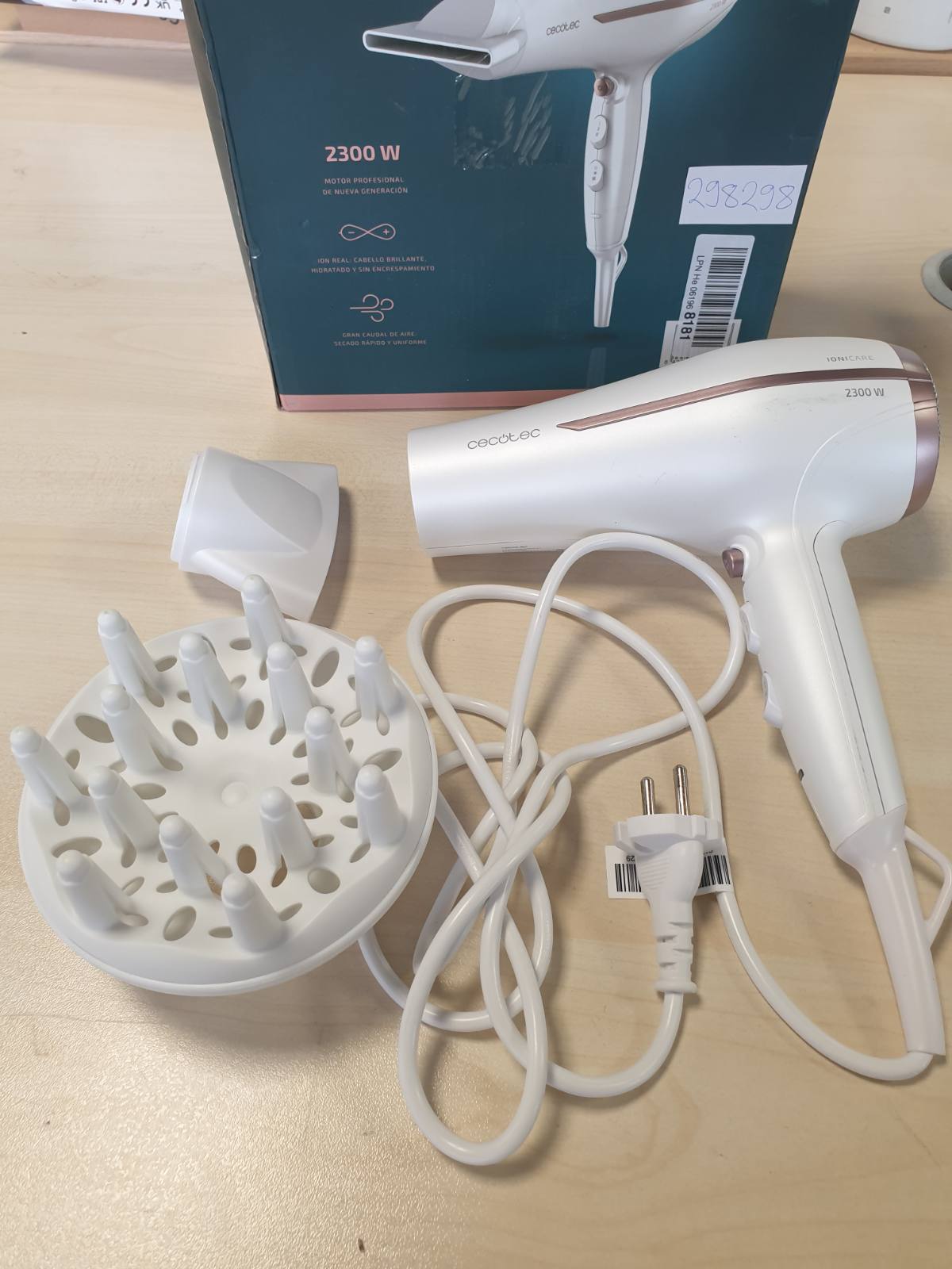 298298 - CECOTEC Tharëse flokësh Bamba IoniCare 5200 Aura, Teknologji jonike, 2300W, Kabllo 1.8 metra, E bardhë