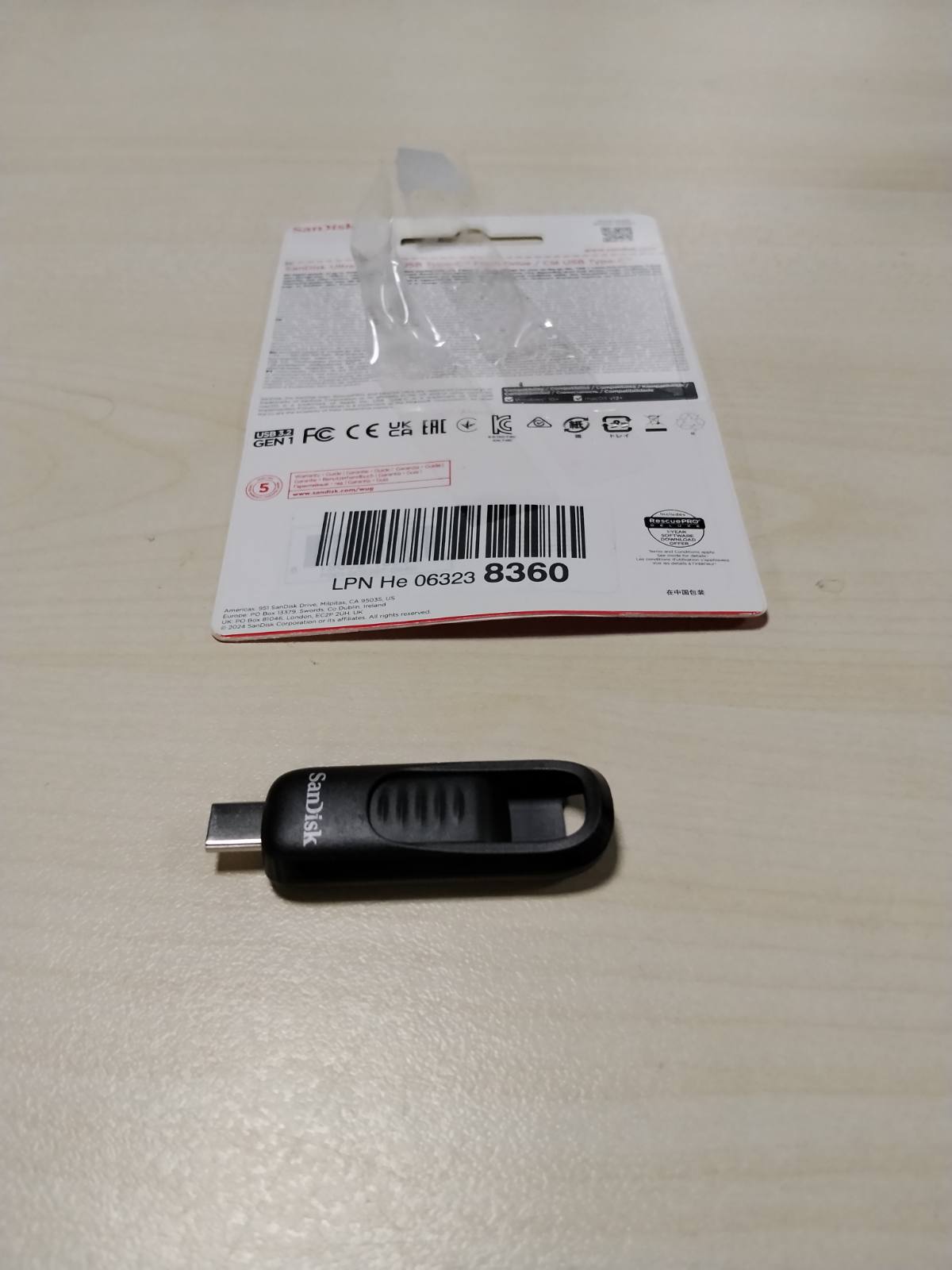 296056 - SANDISK Njësi flash Ultra Slider 64GB, USB 3.2, shpejtësi deri në 300MB/s, Tipi-C, lidhës i tërheqshëm, e zezë