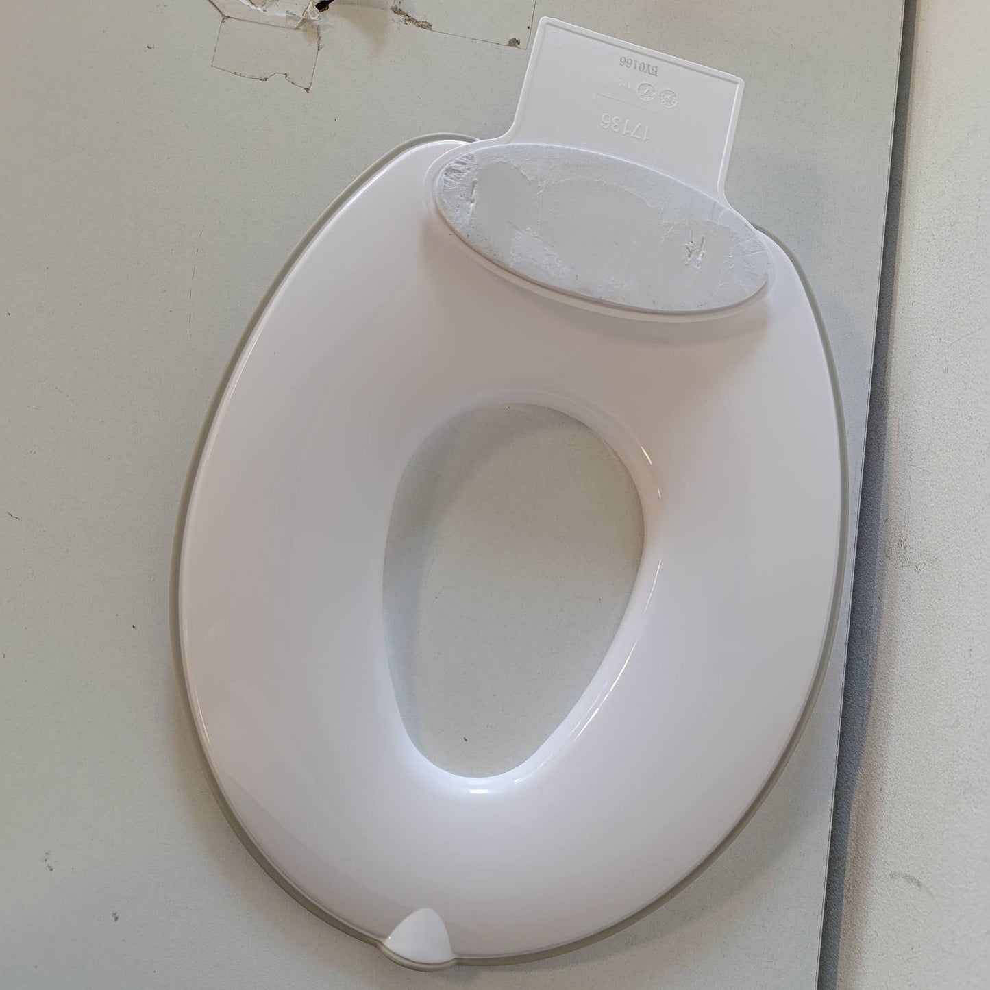 318412 - INGENUITY Vaskë për fëmijë Flip & Sit, me ndenjëse gjysmë të përhershme, për moshën 18 muajsh+, instalim i lehtë