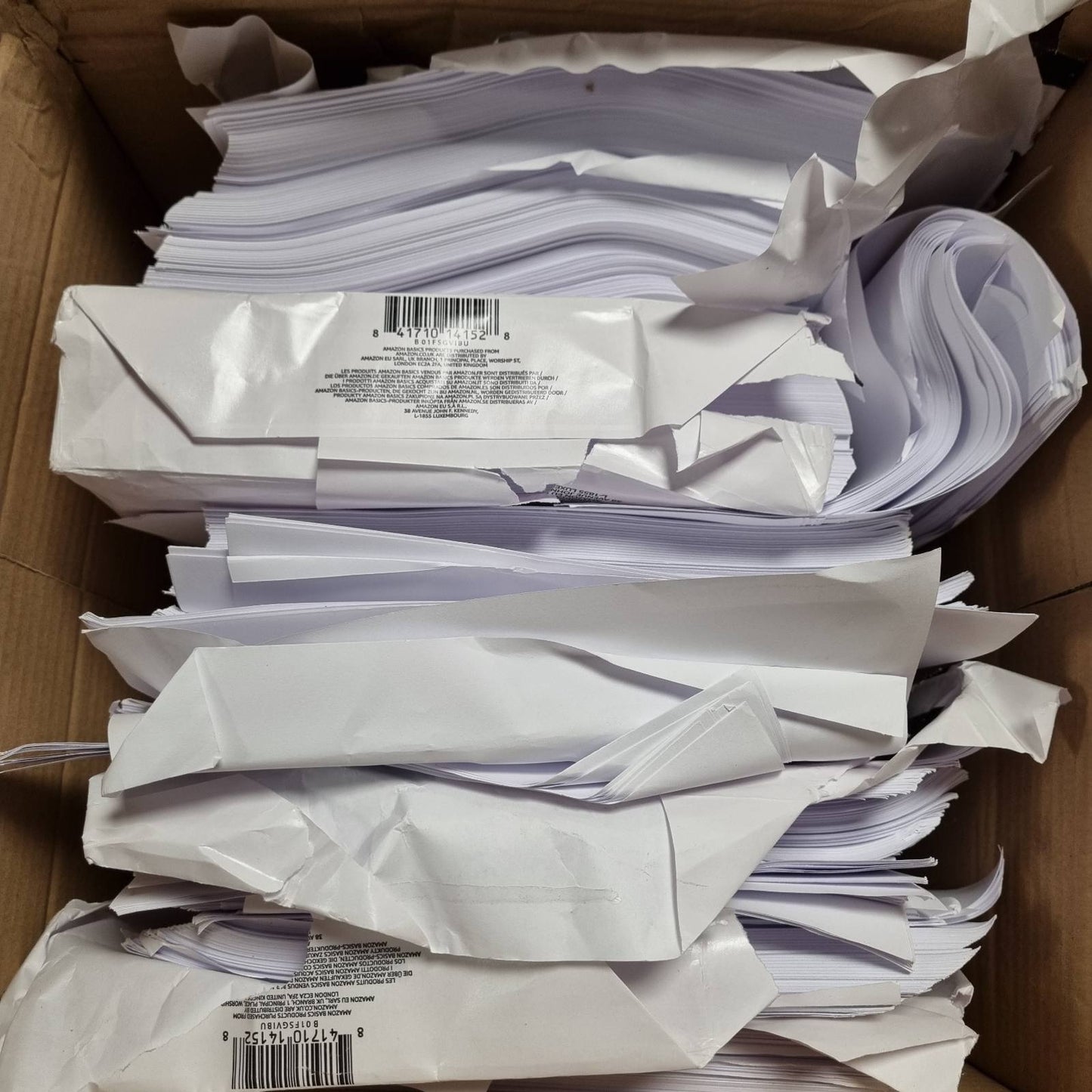 293302 - AMAZON BASICS Letër printeri DIN A4, 80 g/m², 2500 fletë, 5 pako me 500, e bardhë