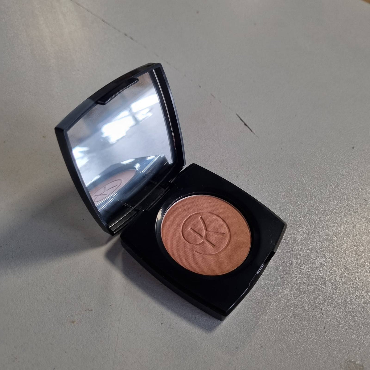 298228 - KORFF Illumite Compact Skuqës, pudër e lehtë dhe e mëndafshtë, 5 g, me Acid Hialuronik dhe Vitaminë E, ngjyrë 02