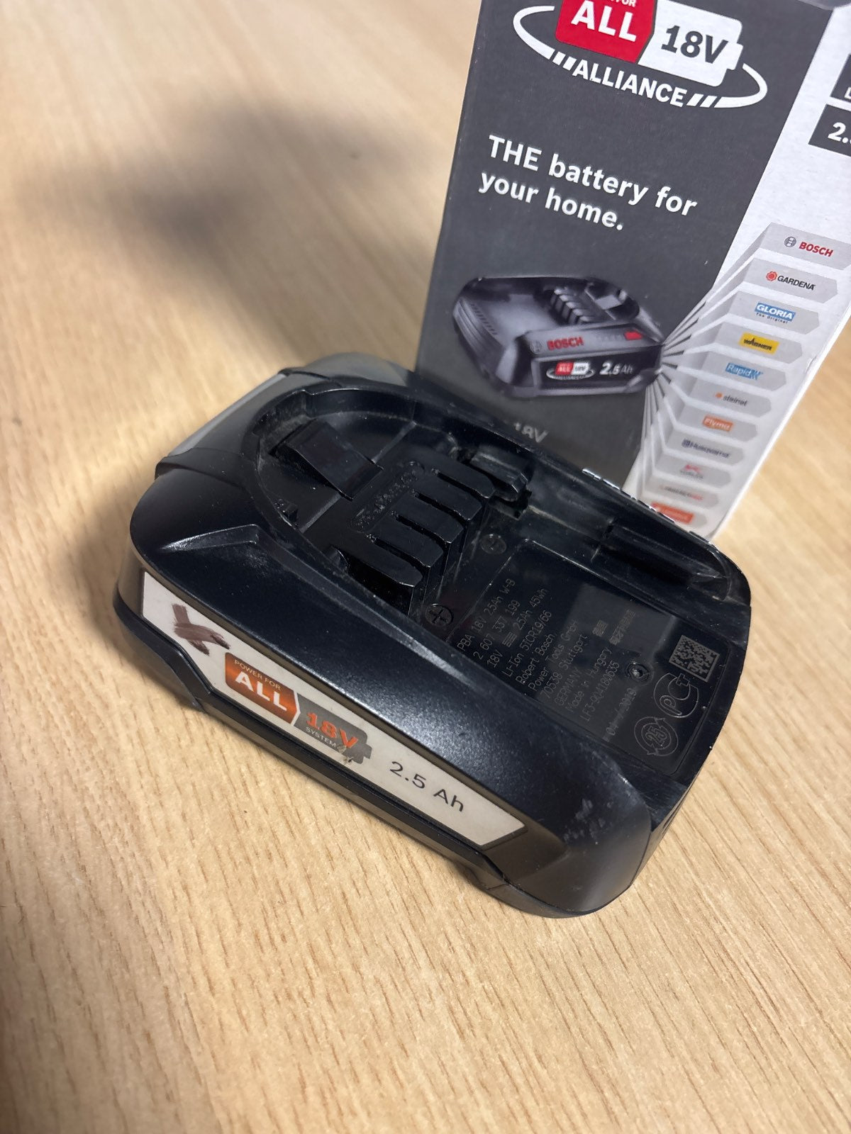 292685 - BOSCH Bateri zëvendësuese 18 volt, 2.5 Ah, e pajtueshme me pajisjet Bosch Home & Garden 18 volt