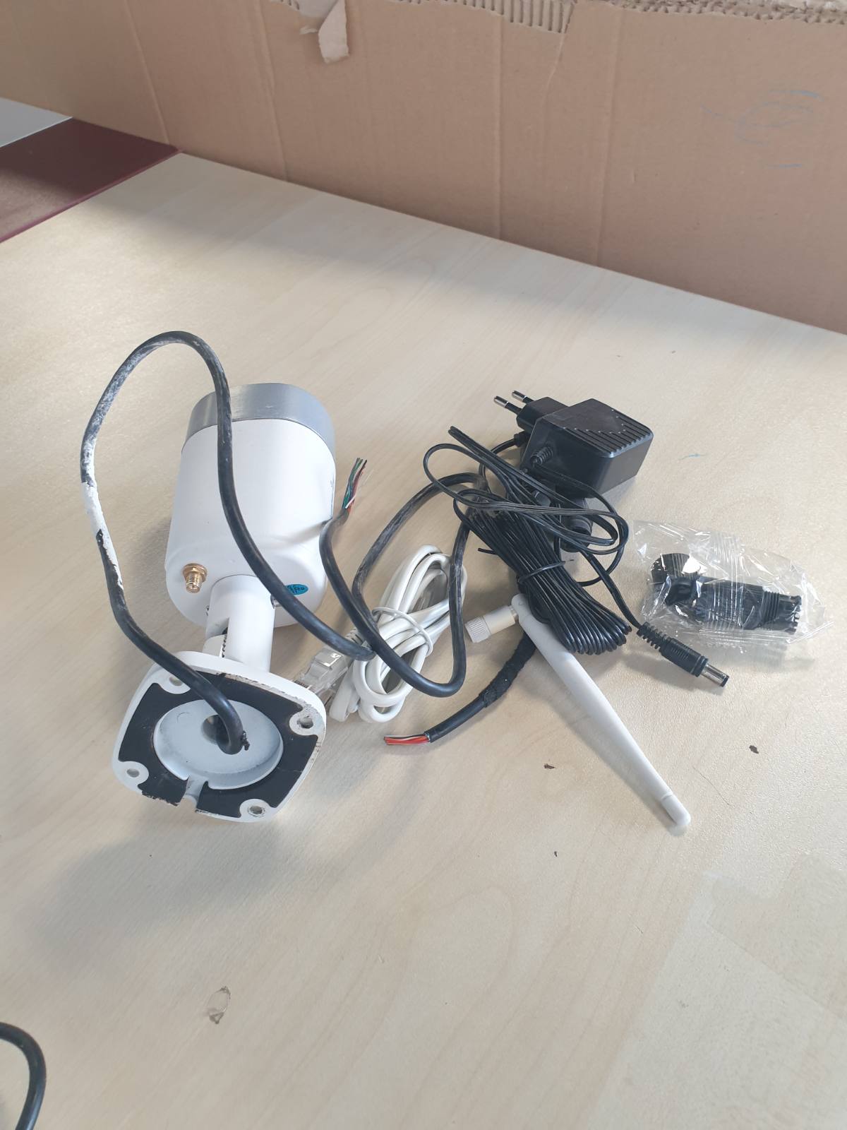 276412 - WANSVIEW Kamera Mbikëqyrjeje e Jashtme, Kamera IP WiFi 1080P, WiFi 2.4GHz, Zbulim Lëvizjeje, Vend për Kartë SD, Audio Dy-Kahëshe