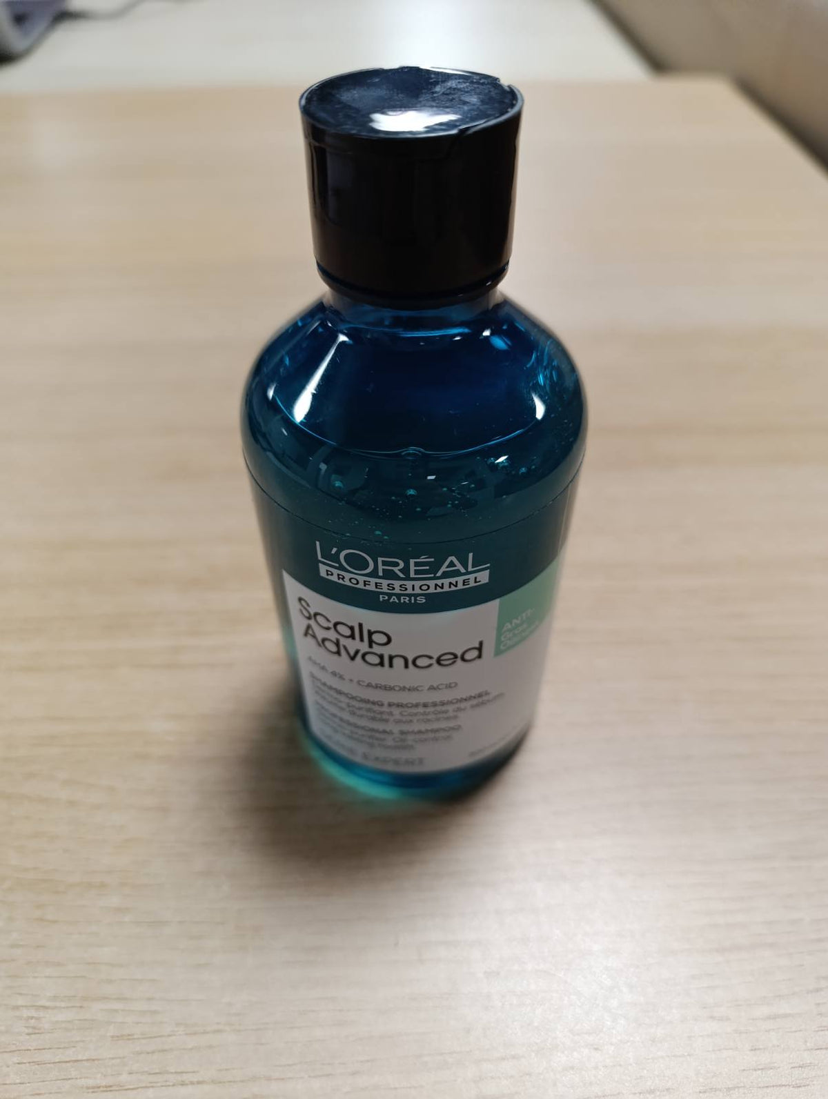298422 - L'OREAL PROFESSIONNEL Shampo Dermo-Purifikuese 300 ml, Për Skalpin e Kokës, Burra dhe Gra, 78% Reduktim i Sebumit, Pa Silikon, Për Flokë të Yndyrë