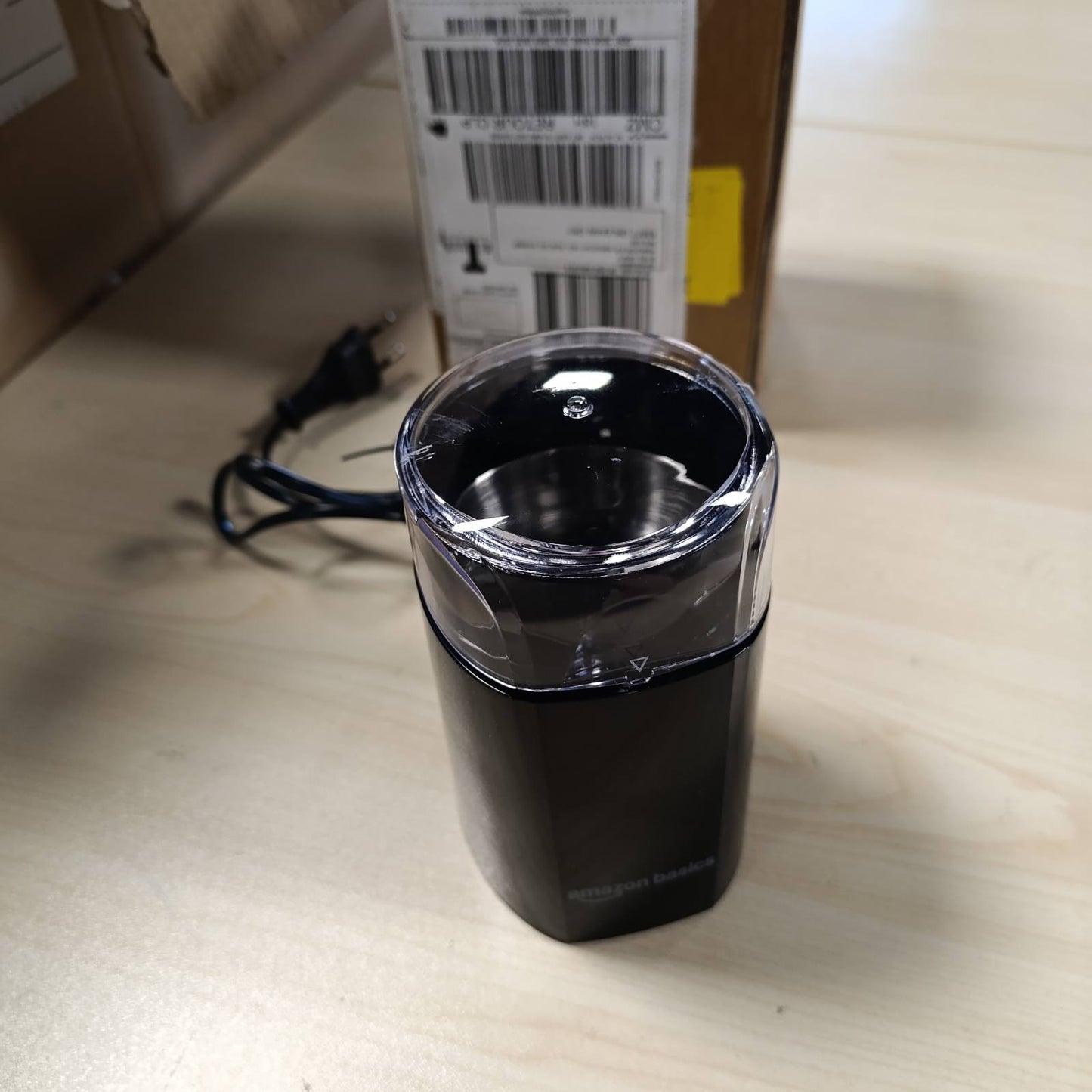 277528 - AMAZON BASICS Mulli elektrik kafeje, i zi