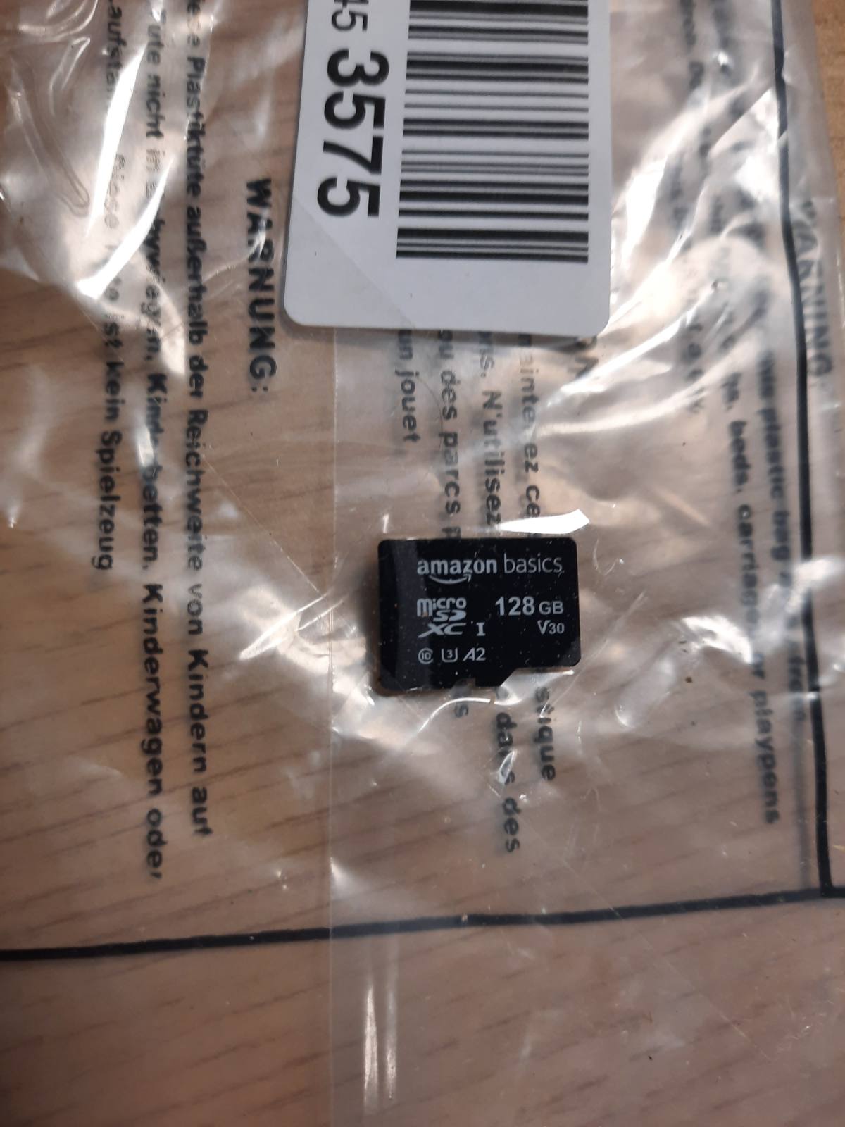 319788 - AMAZON BASICS Kartë memorieje microSDXC me madhësi të plotë me adaptor, A2, U3, shpejtësi leximi deri në 100 MB/s, 128 GB, ngjyrë e zezë