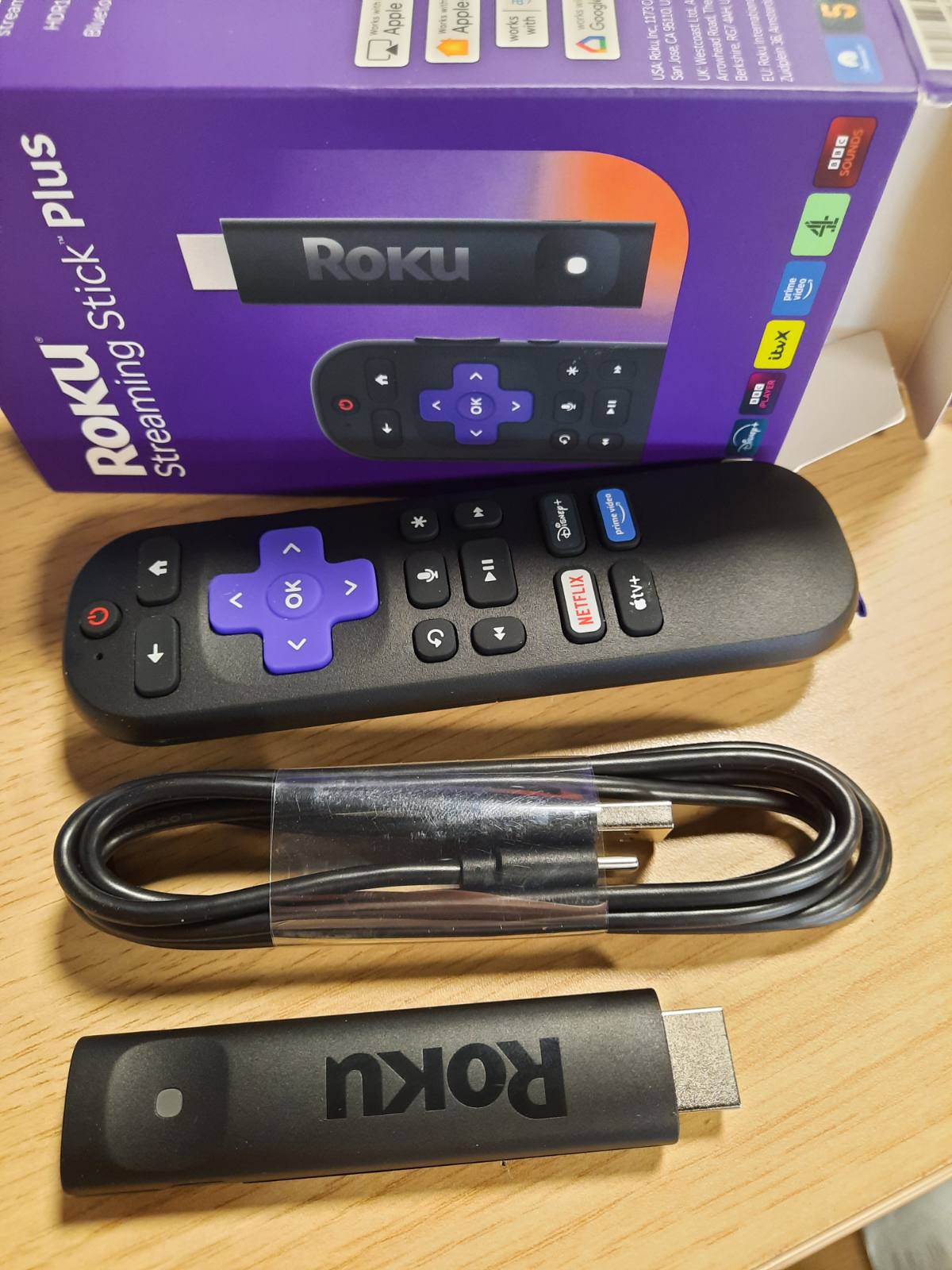 308760 - ROKU STREAMING STICK PLUS 2025, pajisje transmetimi Roku 4K dhe HDR TV, me telekomandë zanore