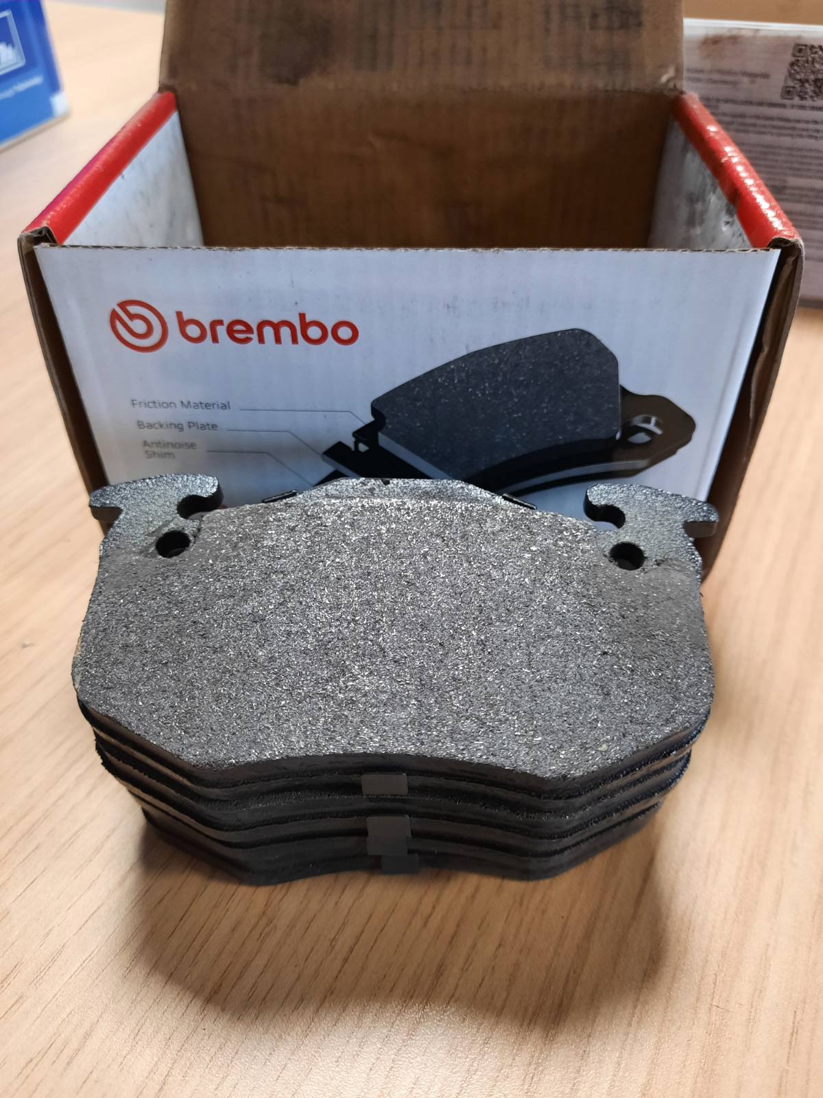 288896 - BREMBO P 61 032 - Mbushëse frenash - Pjesa e pasme