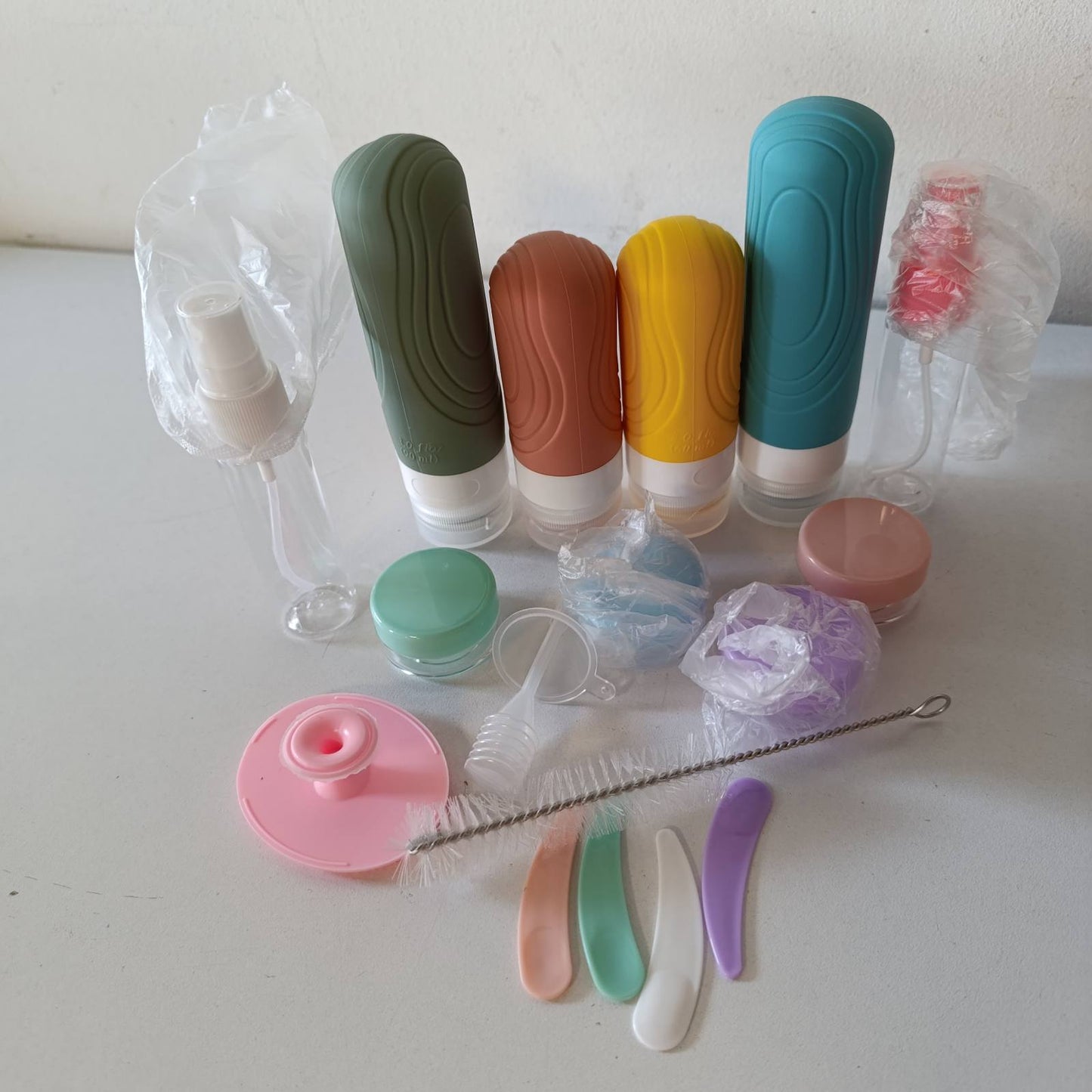 317791 - CAREHABI Set me 10 shishe të rimbushshme, shishe udhëtimi prej silikoni 90ml + 60ml, shishe spërkatëse 30ml me pompë, enë të vogla, pajisje shampo