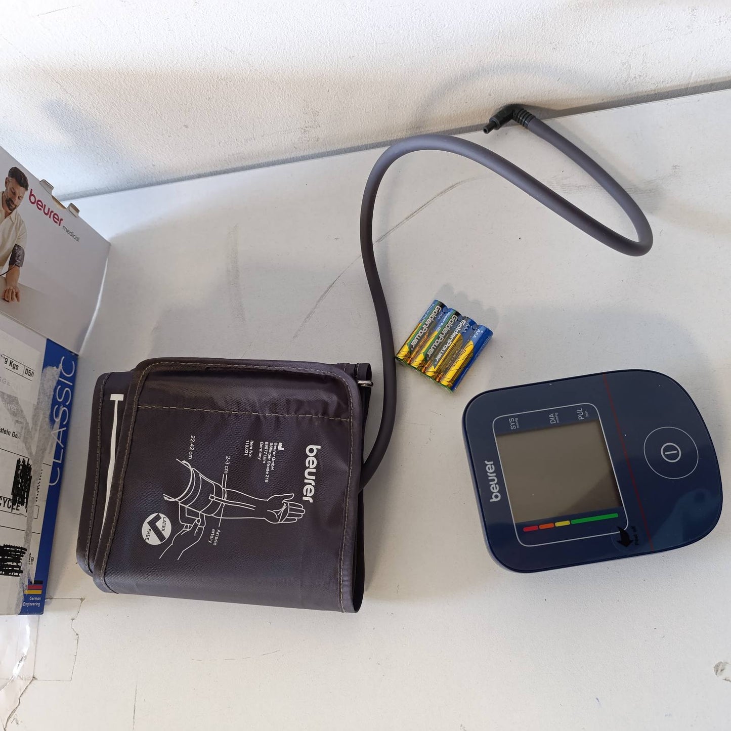 275345 - BEURER Monitor tensioni i gjakut BM 25 për krahun e sipërm, funksionim me një buton, matje e saktë, zbulim aritmie, port USB-C, manshetë, transferim të dhënash në Apple Health, ngjyra blu.