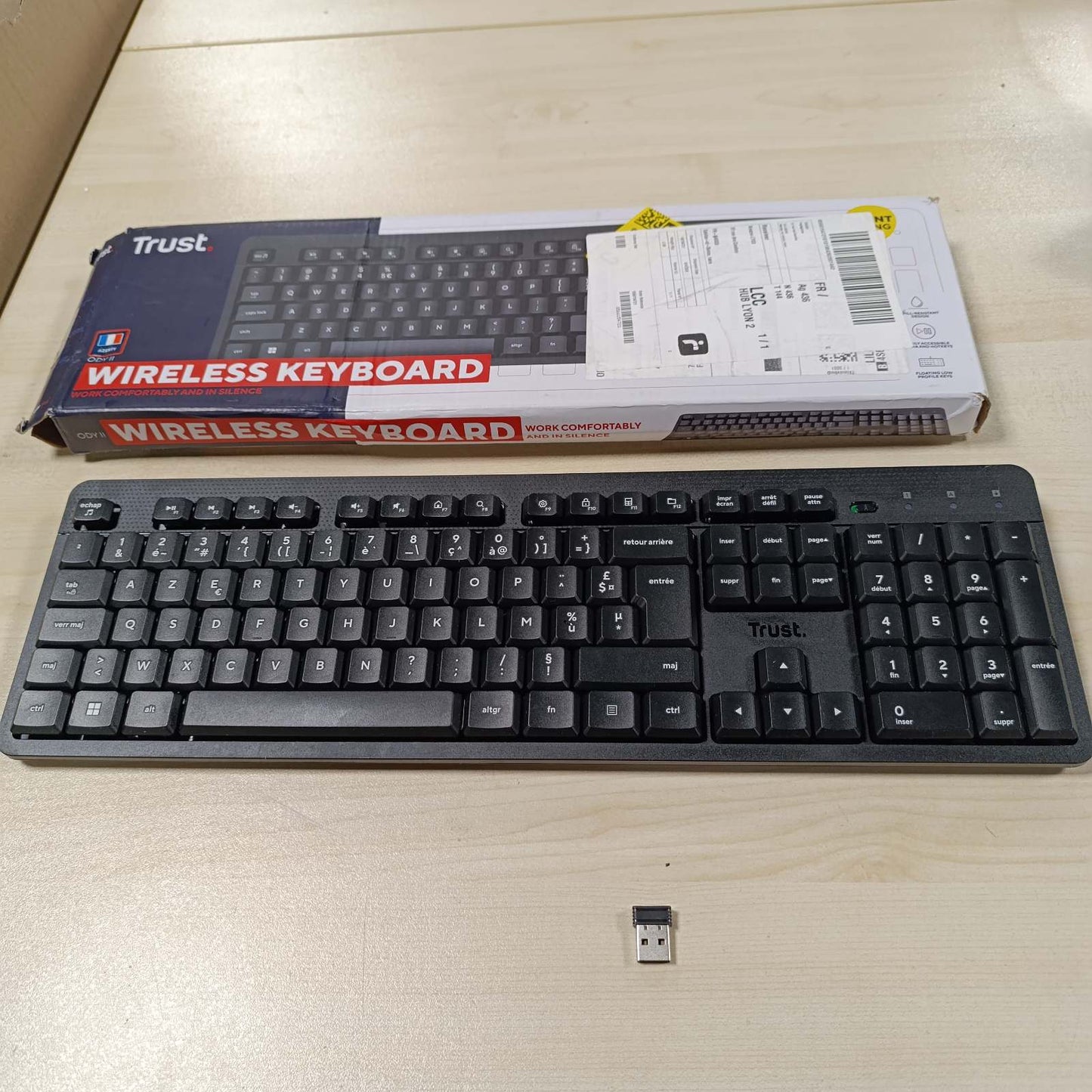 274035 - TRUST Tastierë pa tel ODY II e heshtur, paraqitje franceze AZERTY, 2.4GHz USB RF, për PC, laptop, Mac - e zezë