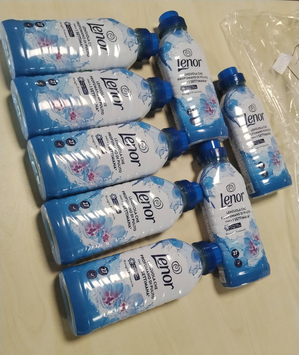 306027 - LENOR Zbutës rrobash i koncentruar, 216 larje (8 x 27 larje), Zgjimi i pranverës