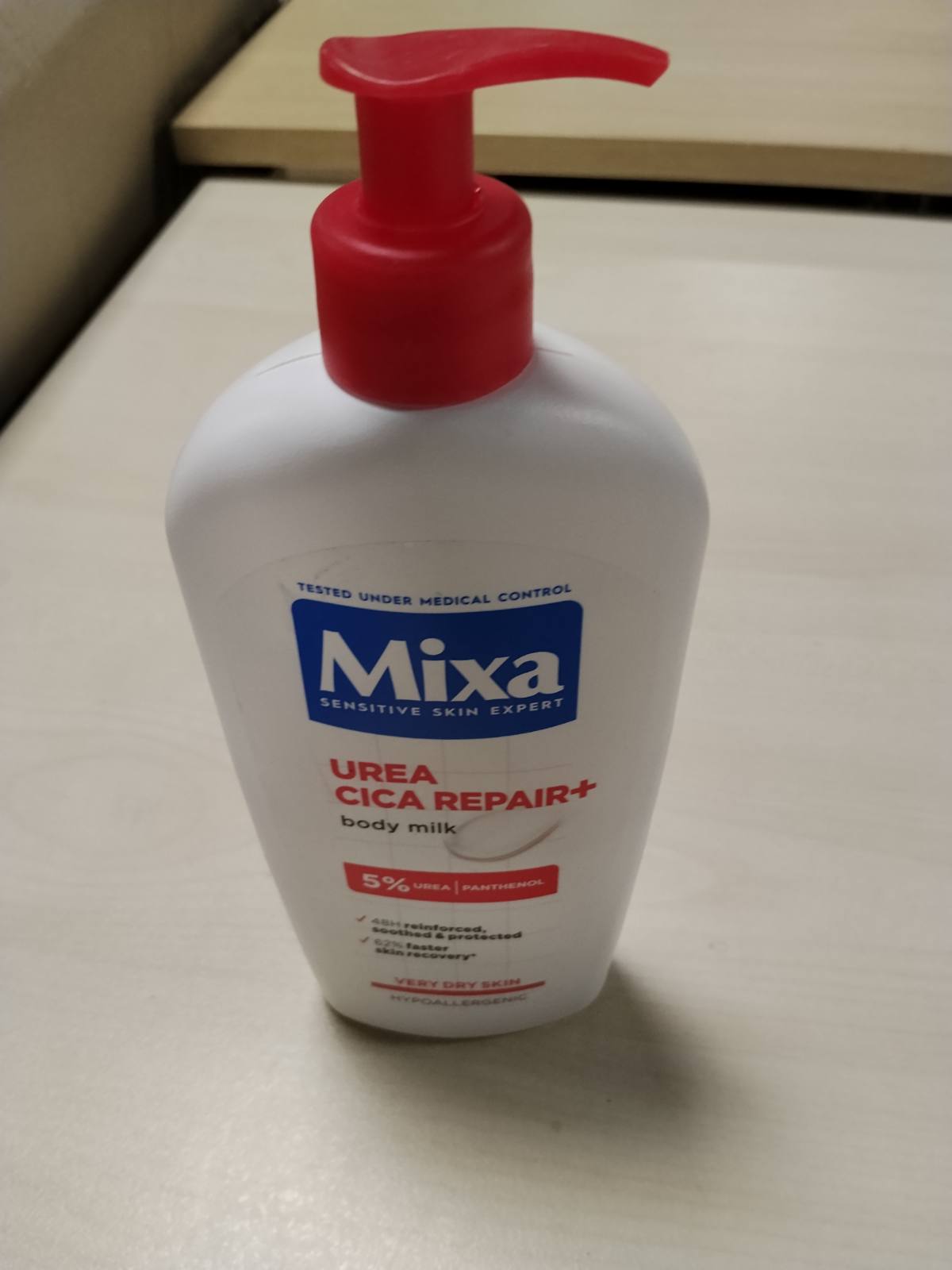 297703 - MIXA Locion trupi Urea Cica XXL, 400 ml