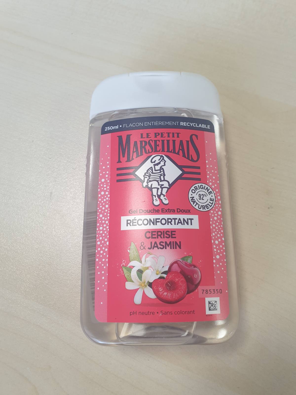 322156 - Le Petit Marseillais Xhel Dushi Extra Gentle Cherry & Jasmine, 250 mL