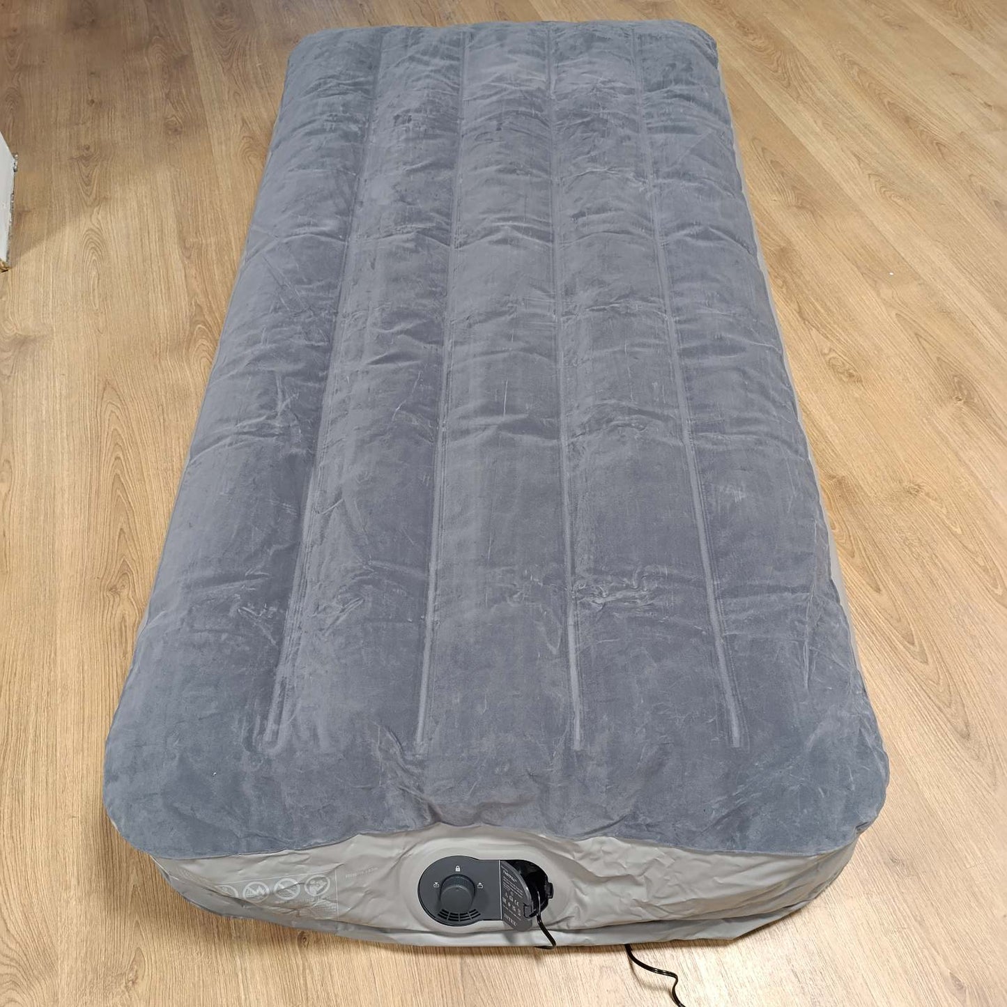 288715 - INTEX Dyshek me ajër DuraBeam për 1 person 99x191x30 cm, Maks. 136 KG, me pompë elektrike USB të integruar, Material Fiber-Tech, Krevat mysafirësh, Krevat i fryrë, Dyshek kampingu (64112)