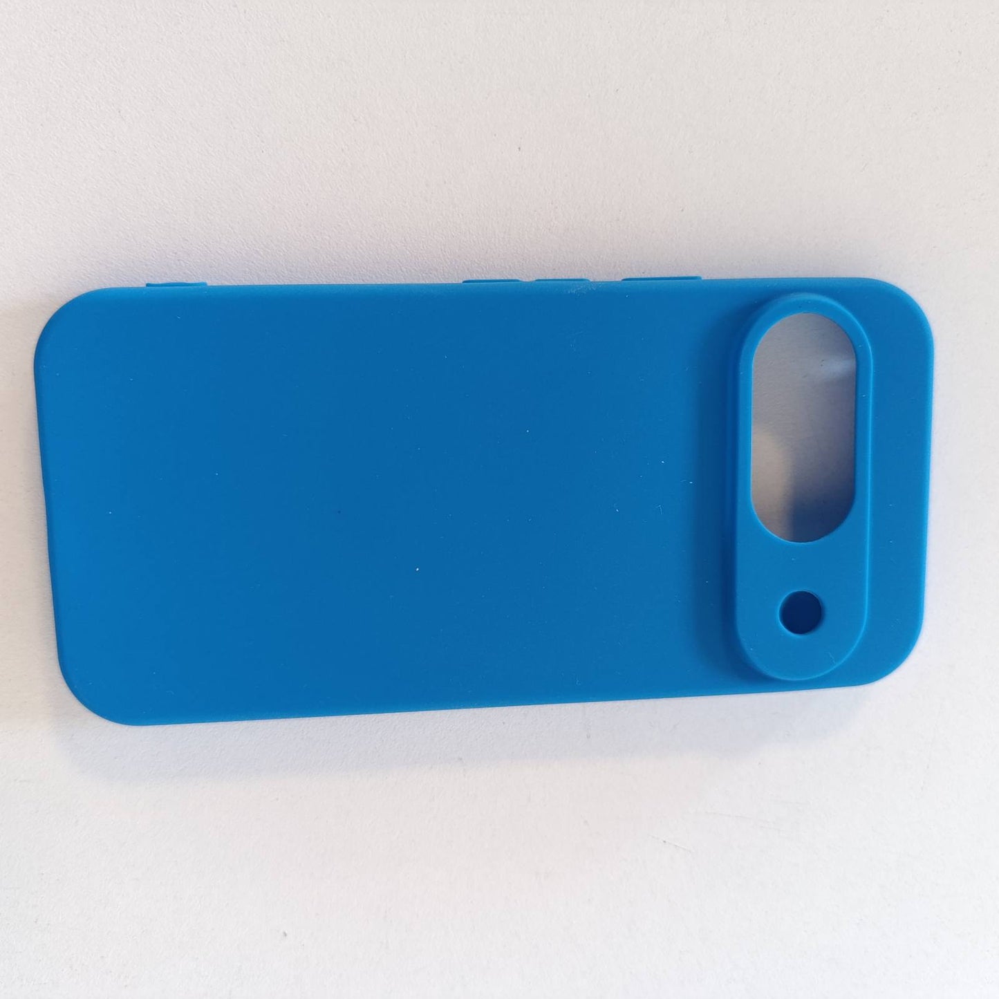 320717 - KWMOBILE Mbrojtëse për Google Pixel 9 - Mbrojtëse prej silikoni të butë - Mbulesë mbrojtëse - Reef blu