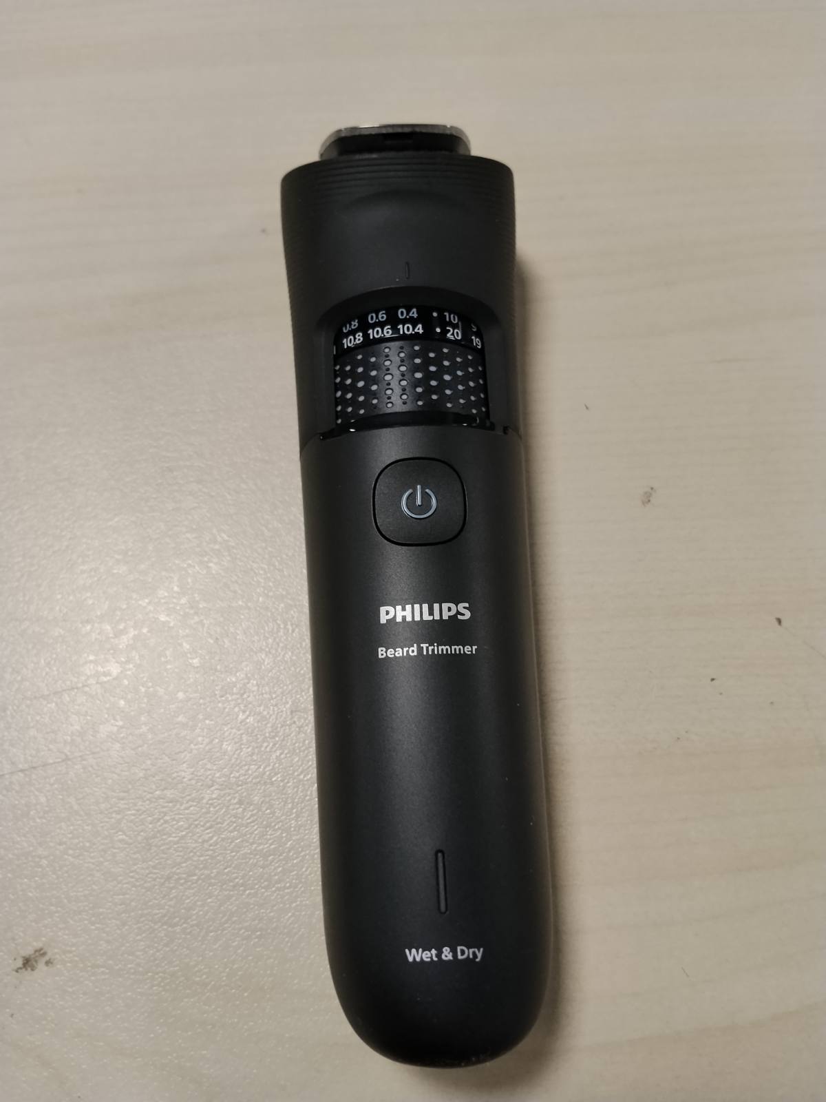 315599 - PHILIPS Makinë prerëse për mjekër Seria 5000 BT5765/15, vetë-mprehëse, tehe metalike, 40 cilësime gjatësie, 100% rezistente ndaj ujit
