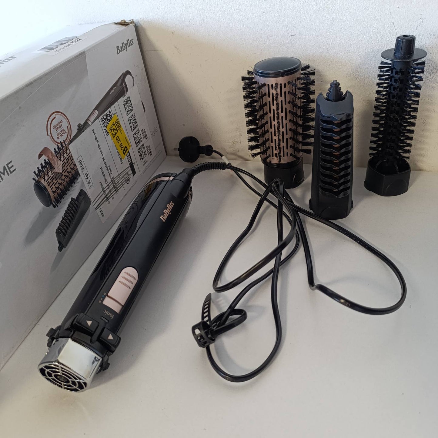 289496 - BABYLISS Furçë rrotulluese për tharëse flokësh AS200E, me 4 aksesorë të ndërrueshëm, e zezë, Funksion jonik