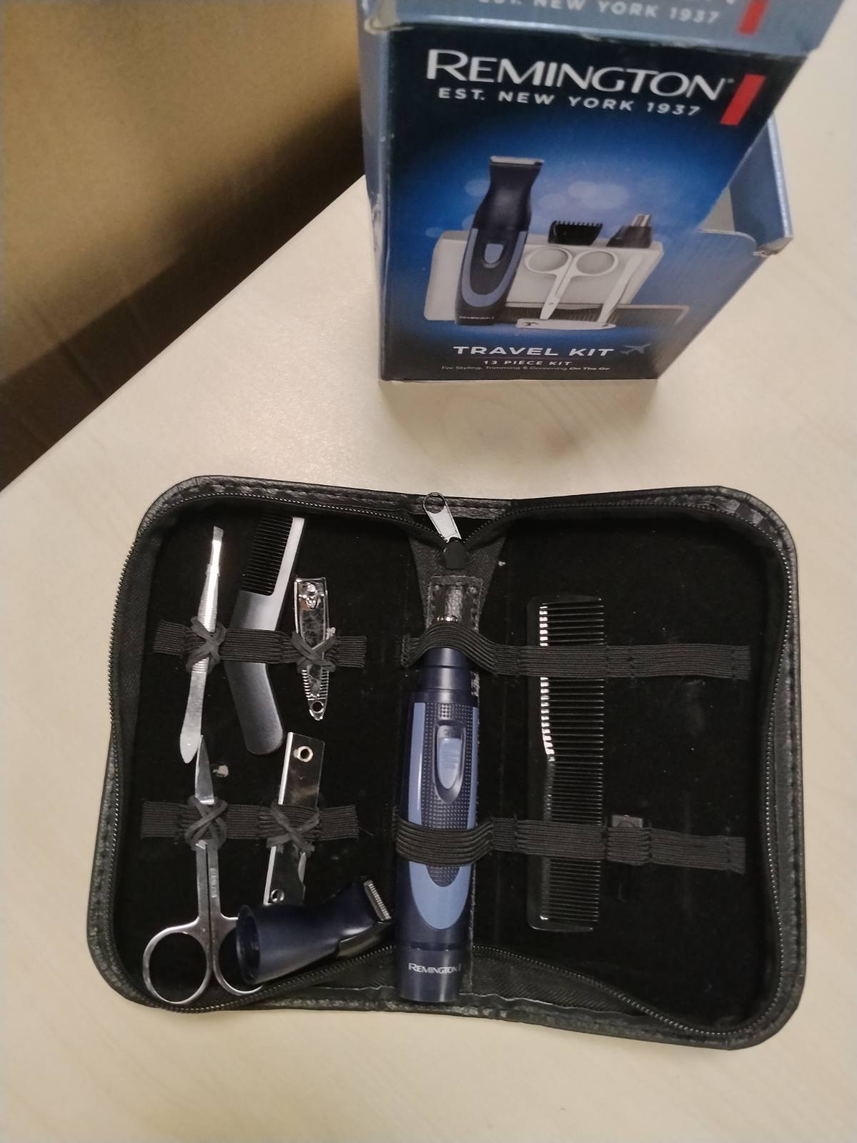 307738 - REMINGTON Set udhëtimi me 13 pjesë për flokë dhe manikyr/pedikyr me kuti