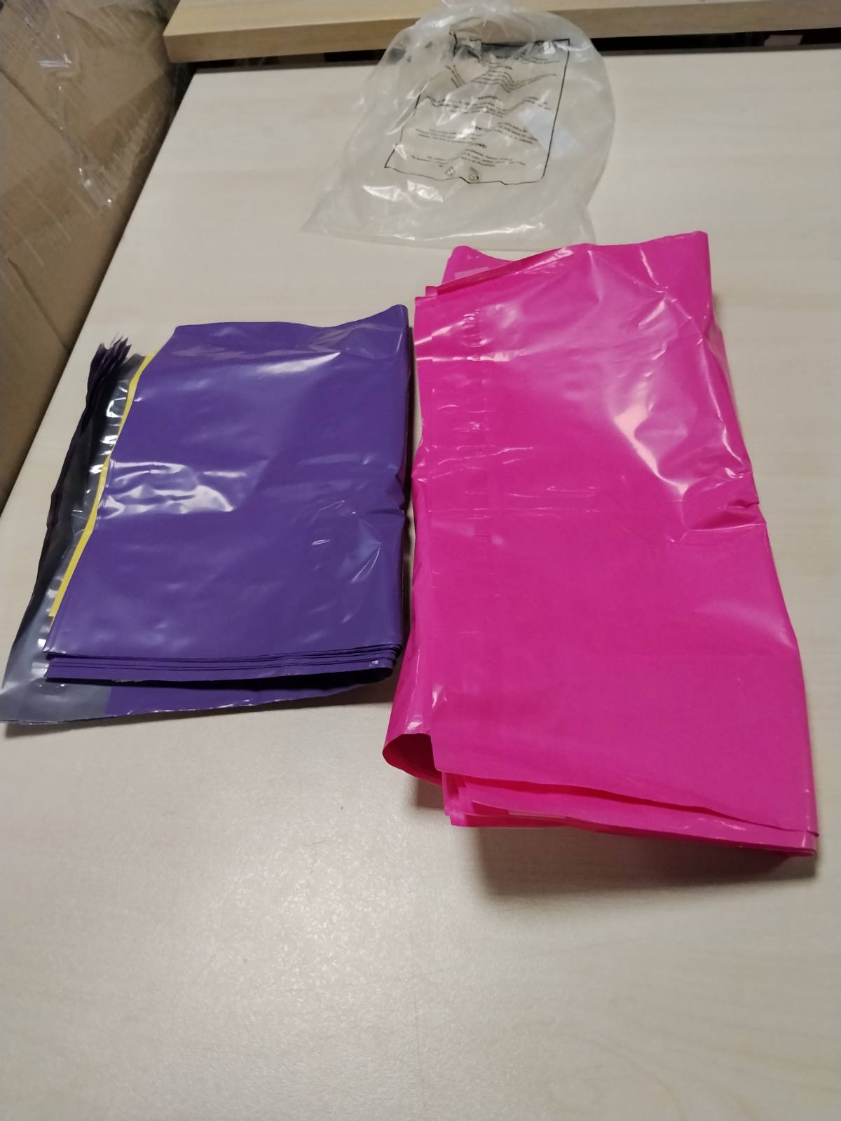 305562 - ZARFA TRANSPORTI PLASTIKË AIQINU, 30 copë, qese transporti plastike të errëta