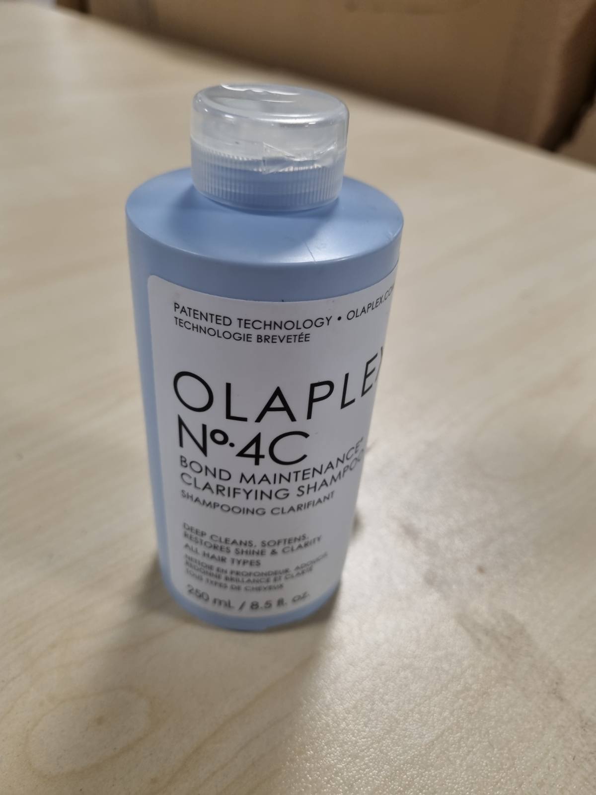 307519 - OLAPLEX Shampo Pastruese Nr. 4C, 250 ml, pa sulfate dhe parabene, për të gjitha llojet e flokëve
