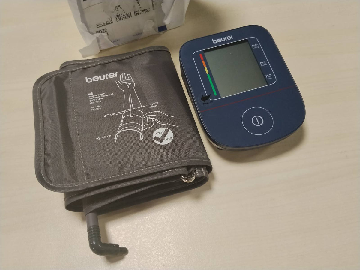 306318 - BEURER Monitor tensioni i gjakut BM 25, për krahun e sipërm, matje e saktë, me port USB-C, blu