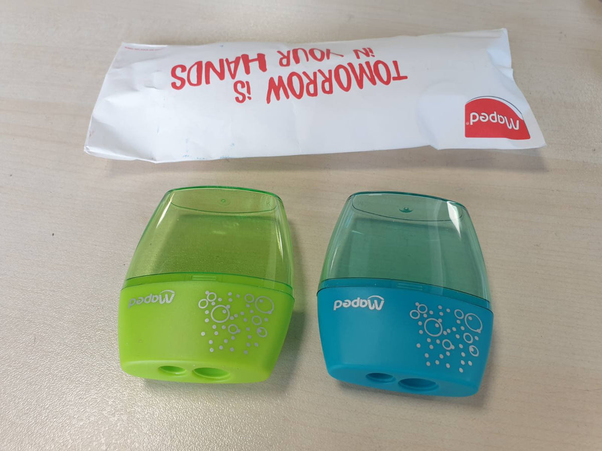 305628 - MAPED Pako me 2 Mprehëse Lapsash Shaker - 2 Vrima dhe Rezervuar Transparent - Blu dhe Jeshile