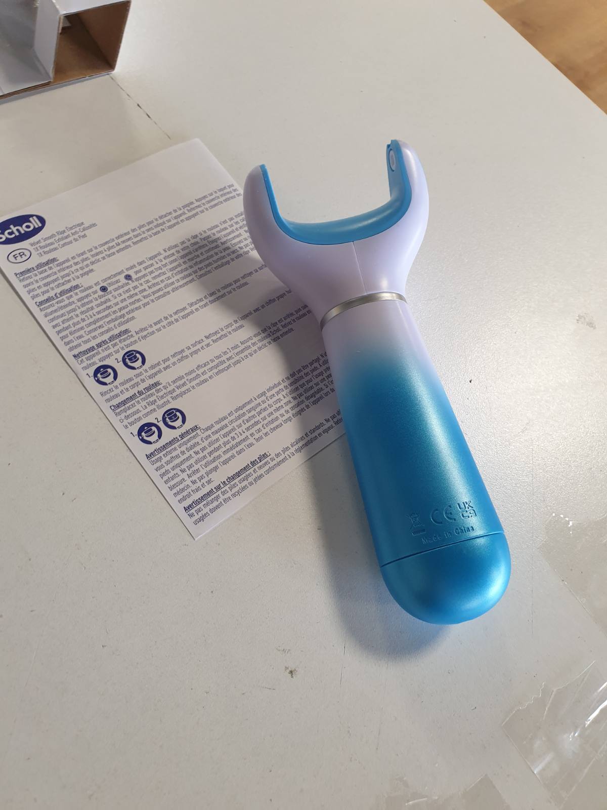 321414 - SCHOLL - Velvet Smooth Express Pedi, Limë elektrike blu për këmbë me kristale diamanti për kallo