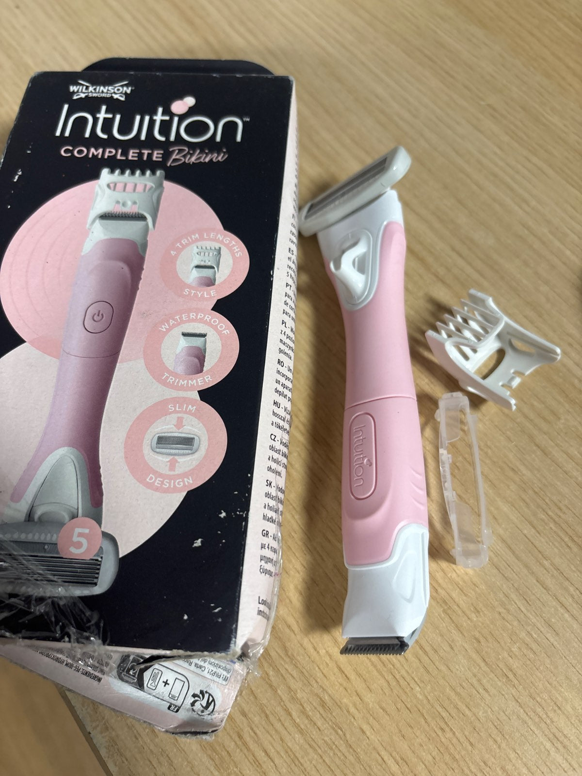 297360 - WILKINSON SWORD - Intuition Complete Bikini - Brisk dhe Prerës gjithçka-në-një - 5 Tehe me Mbrojtje për Lëkurën
