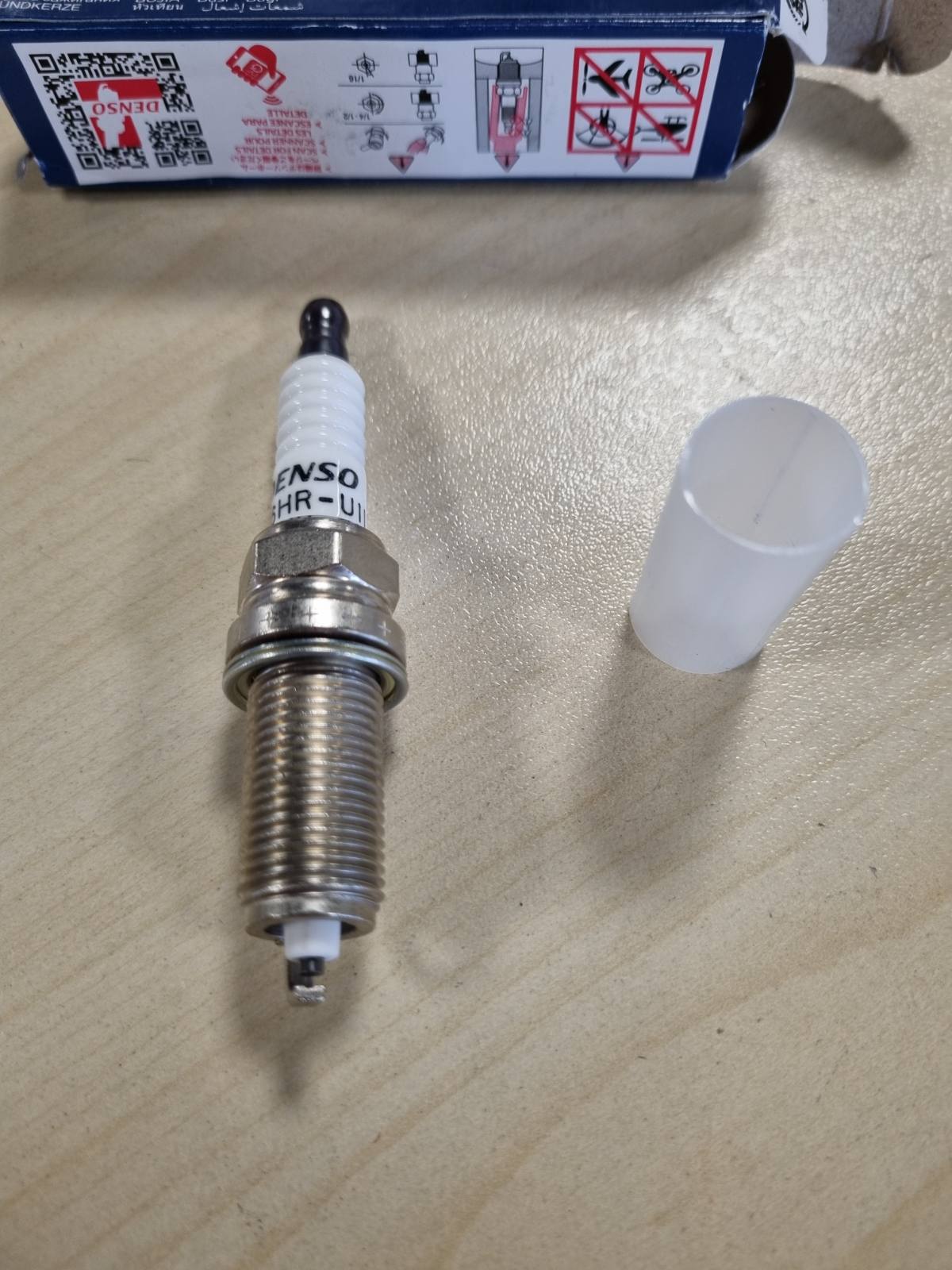 335354 - DENSO Kandele K16HR-U11 Nikeli, Çelësi i çelësit 16 mm, Gjatësia e filetos 26.5, E pajtueshme me TOYOTA Yaris Hatchback P9, NISSAN MICRA III K12, CITROËN C1 PM, PN, PEUGEOT 107 Hatchback PM, PN
