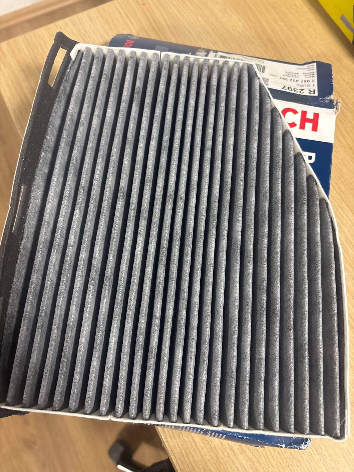 314915 - BOSCH FILTRI AJRI I KABINËS 1987432397