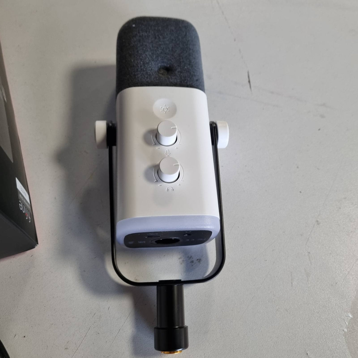 309635 - FIFINE Mikrofon Dinamik Transmetues USB/XLR, Kardioid RGB për PC, PS4/5, E Bardhë