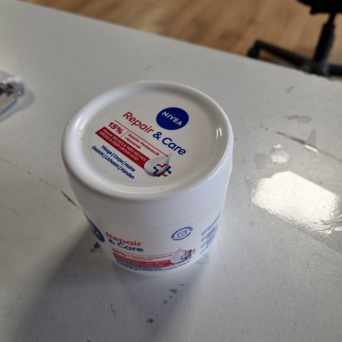 321910 - NIVEA - Balsam Riparues për Fytyrën, Trupin dhe Duar, 400 ml, me Vitaminë E dhe Glicerinë, Kujdes Hidratues për 72 Orë