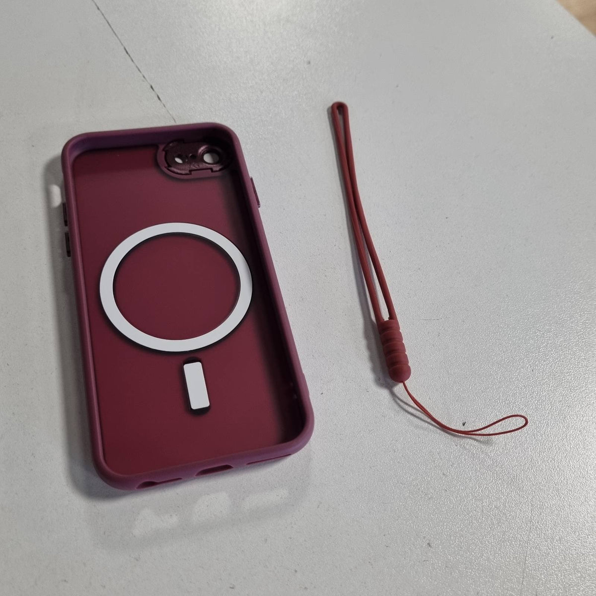 310463 - Mbrojtëse kompatibile me MagSafe për iPhone SE 2022 2020 (SE 2/3), mbulesë magnetike e hollë mat me prekje për kamerën për iPhone 8 7, kundër zverdhjes, jo-rrëshqitëse, rezistente ndaj gërvishtjeve, rezistente ndaj goditjeve, e kuqe e errët
