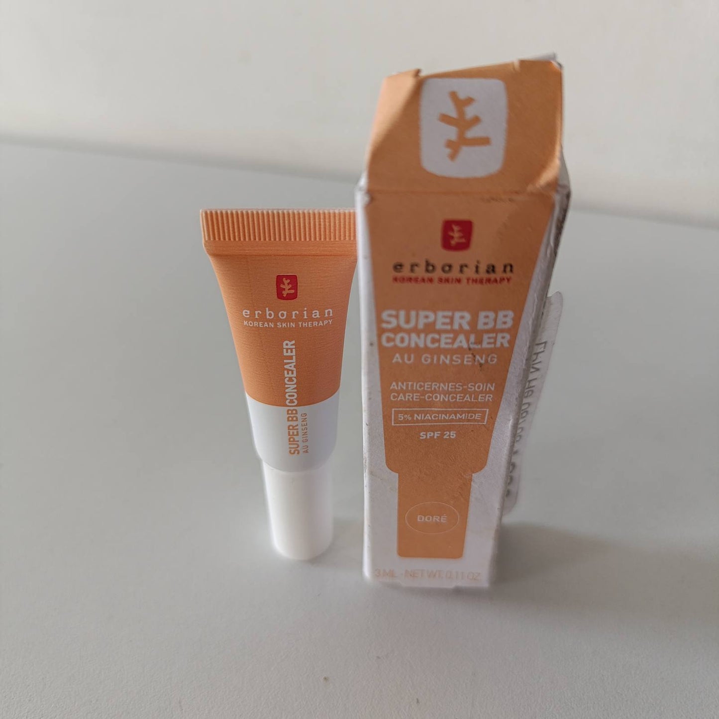 321635 - ERBORIAN Korrektor Super BB, 3ml, me niacinamide dhe SPF 25, hidratues për sytë