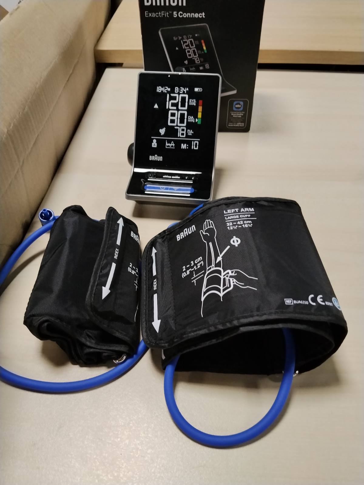301789 - BRAUN Monitor i tensionit të gjakut Smart ExactFit 5 Connect, Aplikacioni Braun Healthy Heart, Ekran me kodim ngjyrash, 2 madhësi manshete